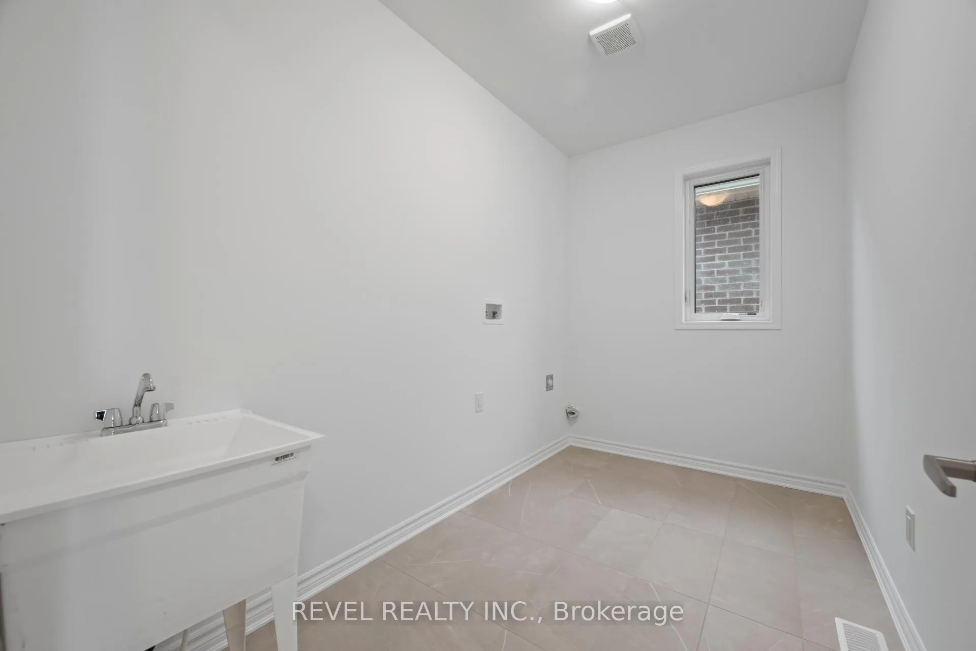 Photo 31 of 1313 Farrell Court, Milton, Bowes — HOMEH