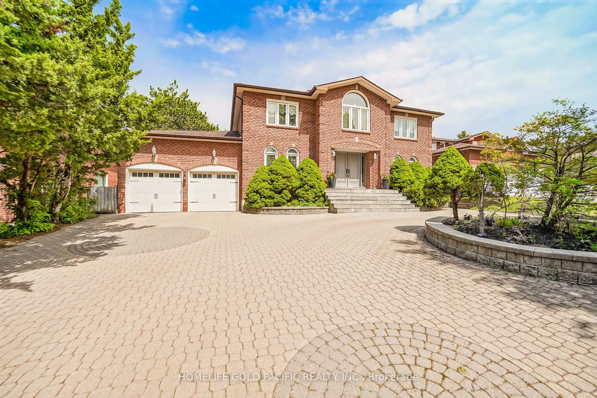 Photo 2 of 44 Ravenhill Crescent, Markham, Milliken Mills East — HOMEH