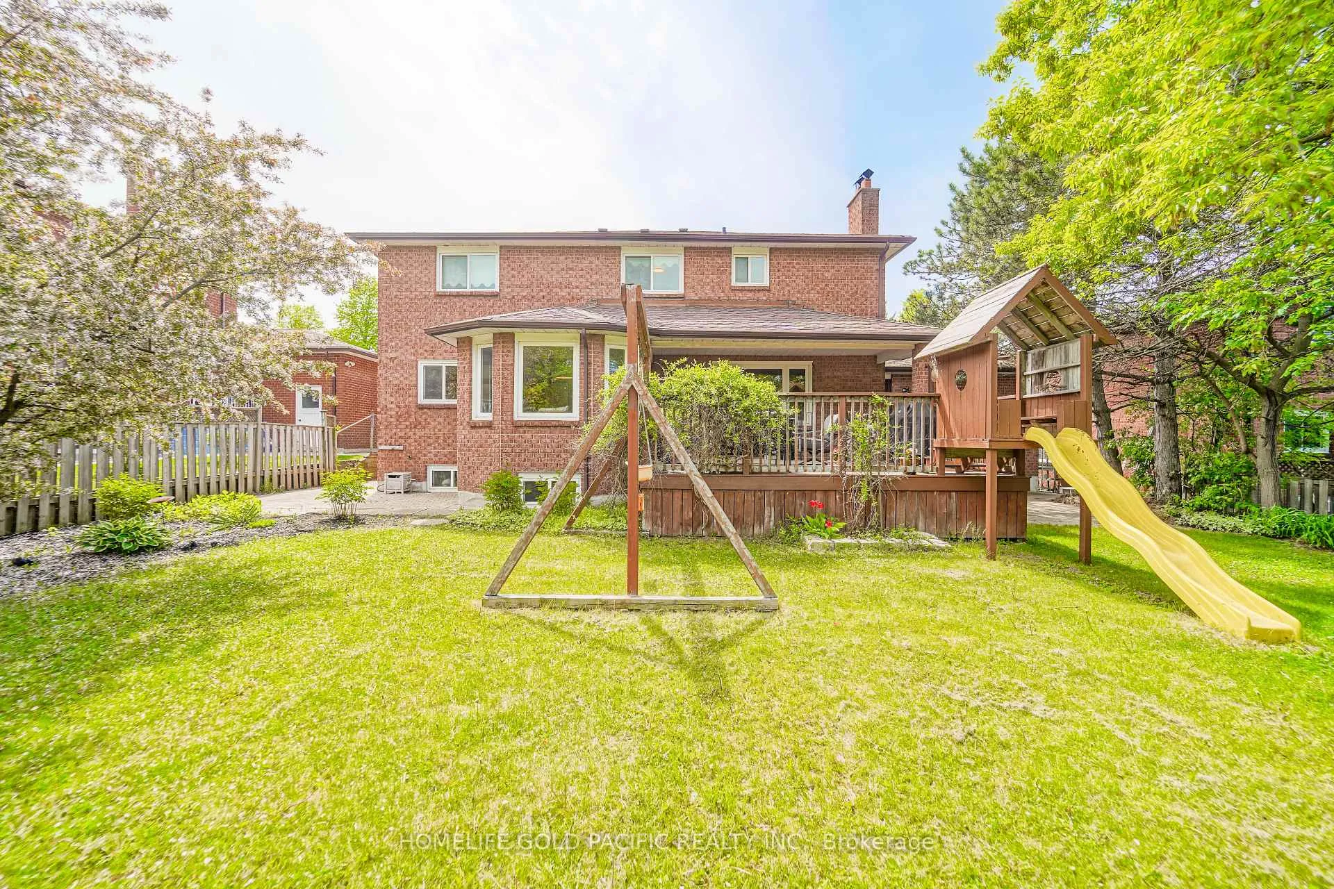 Photo 5 of 44 Ravenhill Crescent, Markham, Milliken Mills East — HOMEH