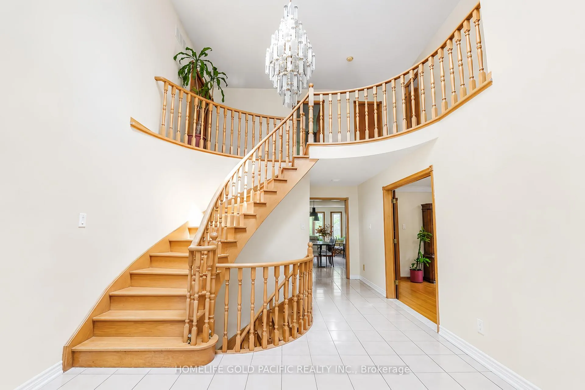 Photo 10 of 44 Ravenhill Crescent, Markham, Milliken Mills East — HOMEH