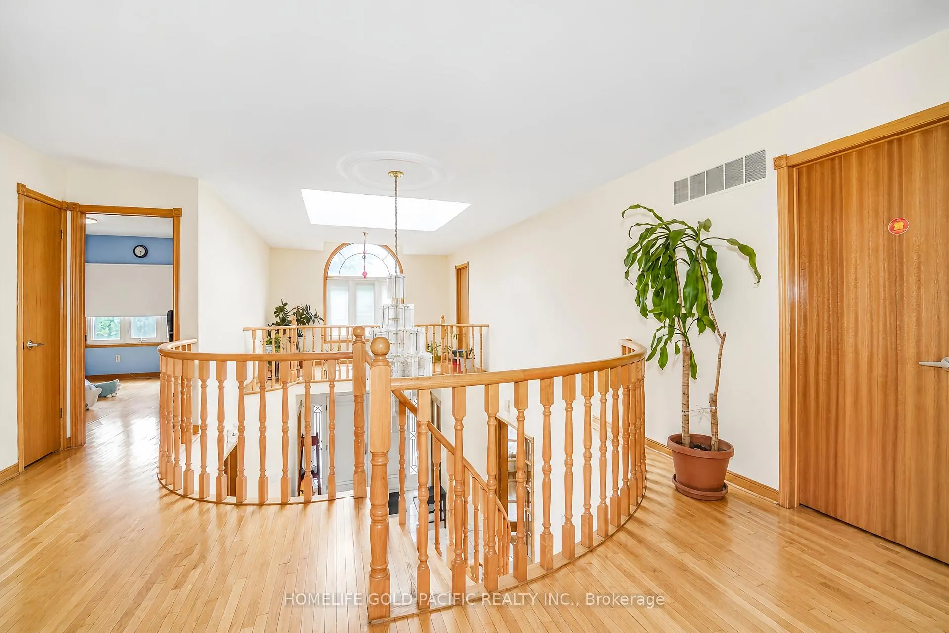 Photo 11 of 44 Ravenhill Crescent, Markham, Milliken Mills East — HOMEH