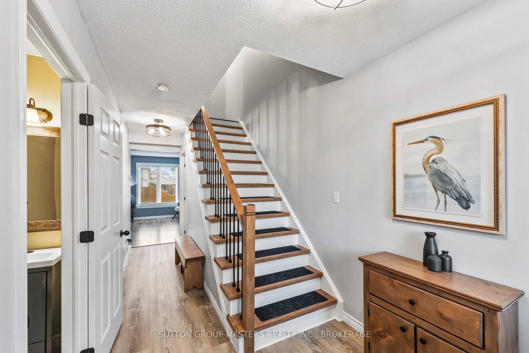 Photo 3 of 42 Clifford Street, Loyalist, Amherstview — HOMEH