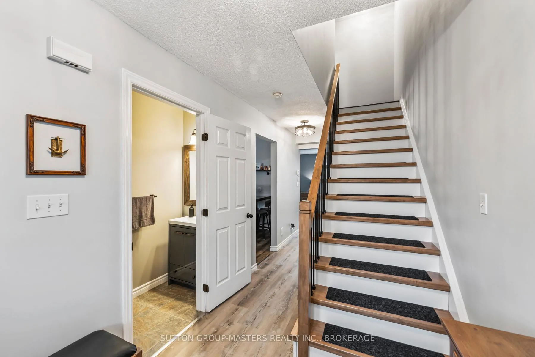 Photo 4 of 42 Clifford Street, Loyalist, Amherstview — HOMEH