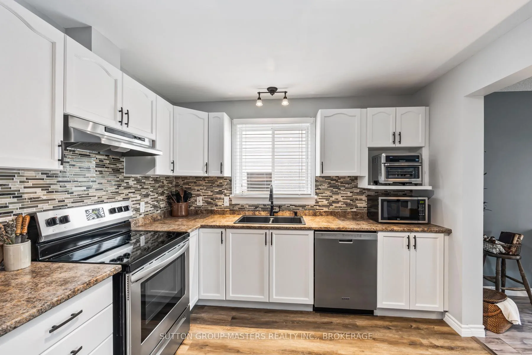 Photo 9 of 42 Clifford Street, Loyalist, Amherstview — HOMEH
