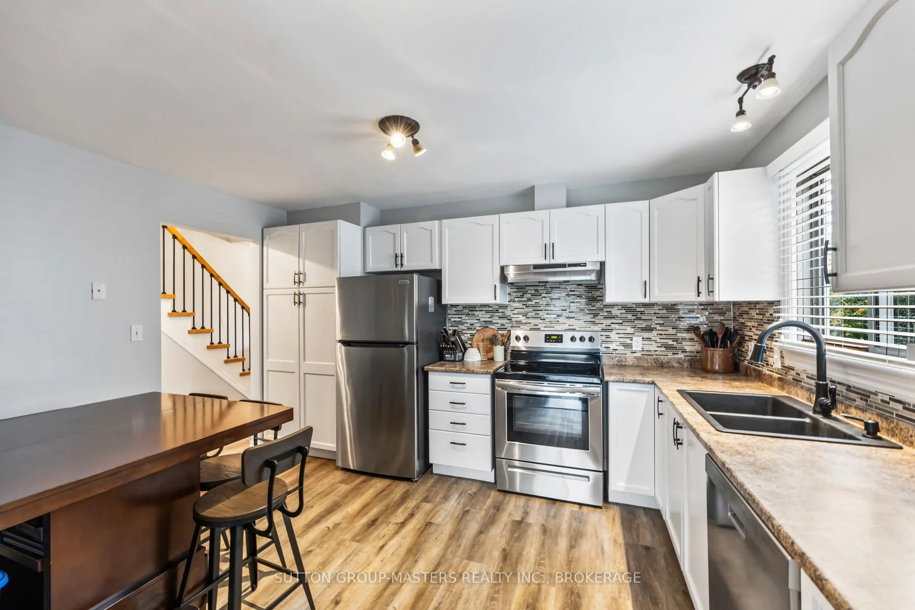 Photo 10 of 42 Clifford Street, Loyalist, Amherstview — HOMEH