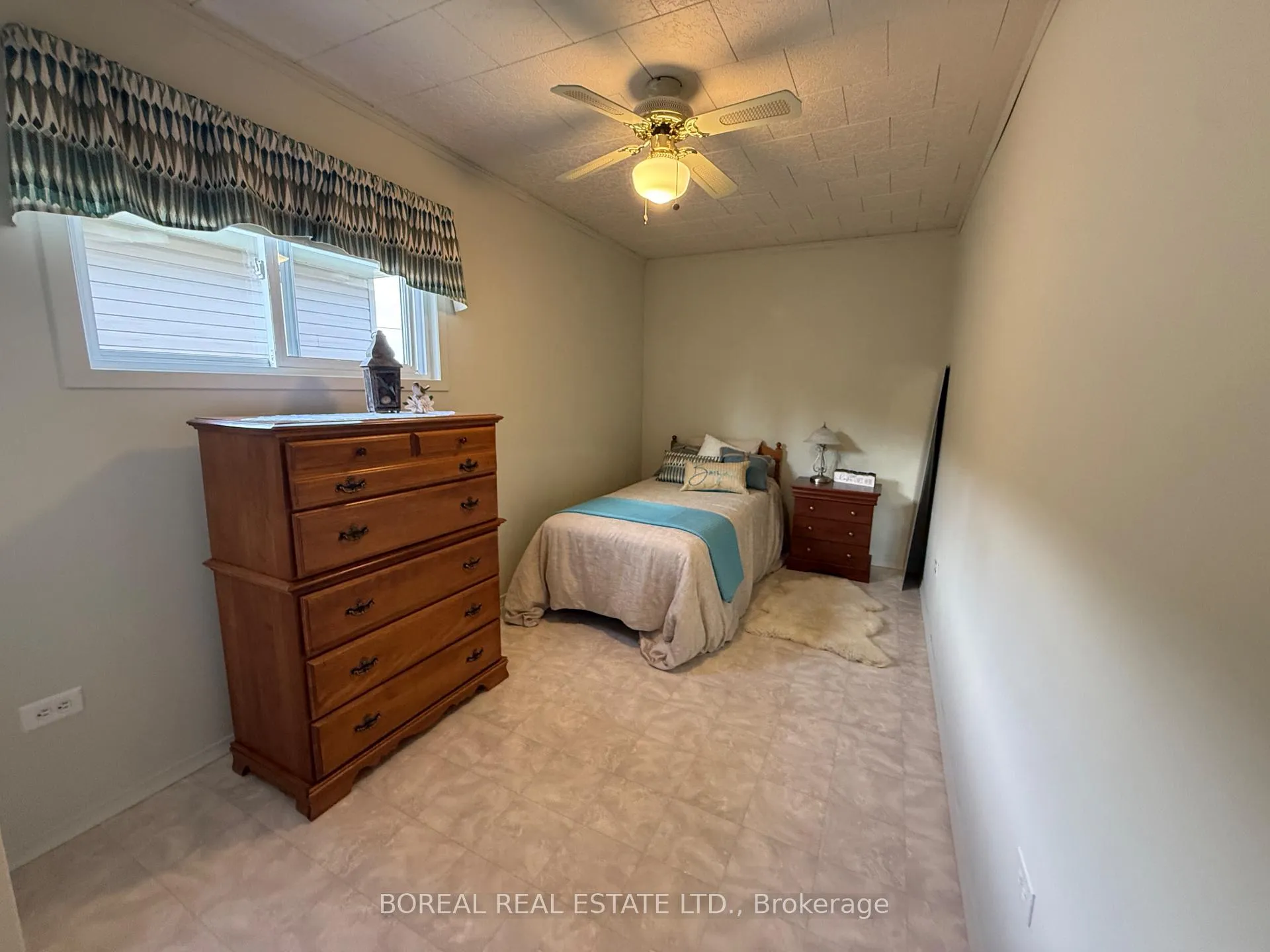 Photo 24 of 423 Fourteenth Avenue, Cochrane — HOMEH