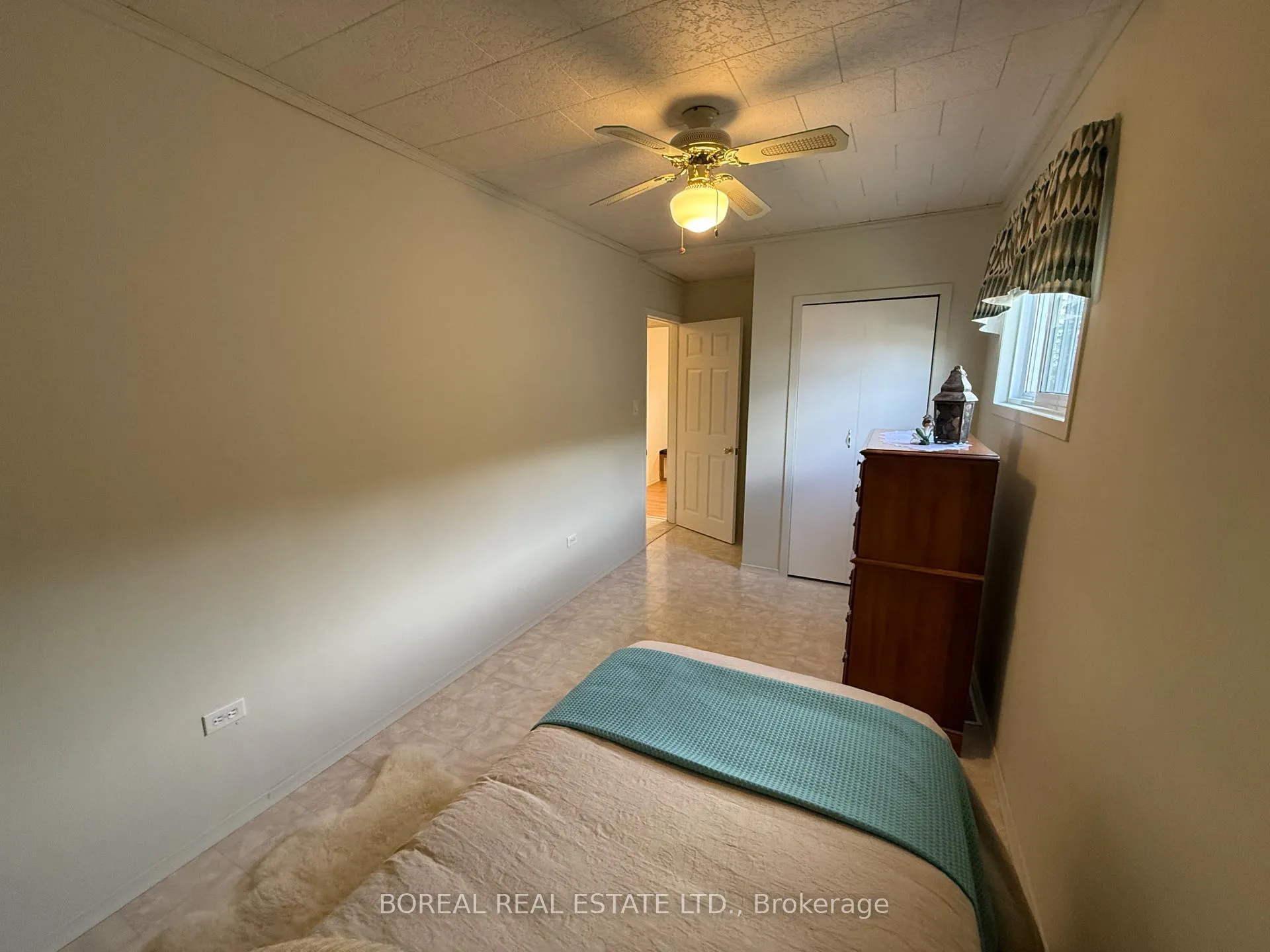 Photo 25 of 423 Fourteenth Avenue, Cochrane — HOMEH