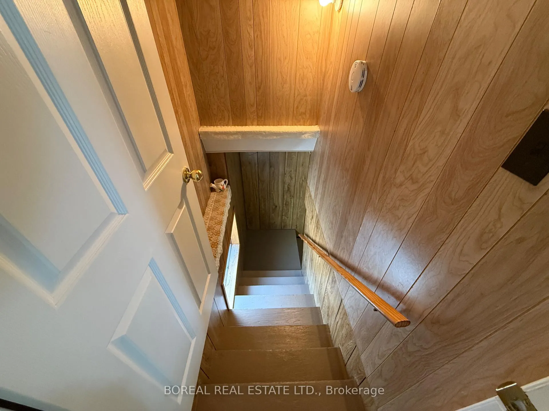 Photo 26 of 423 Fourteenth Avenue, Cochrane — HOMEH