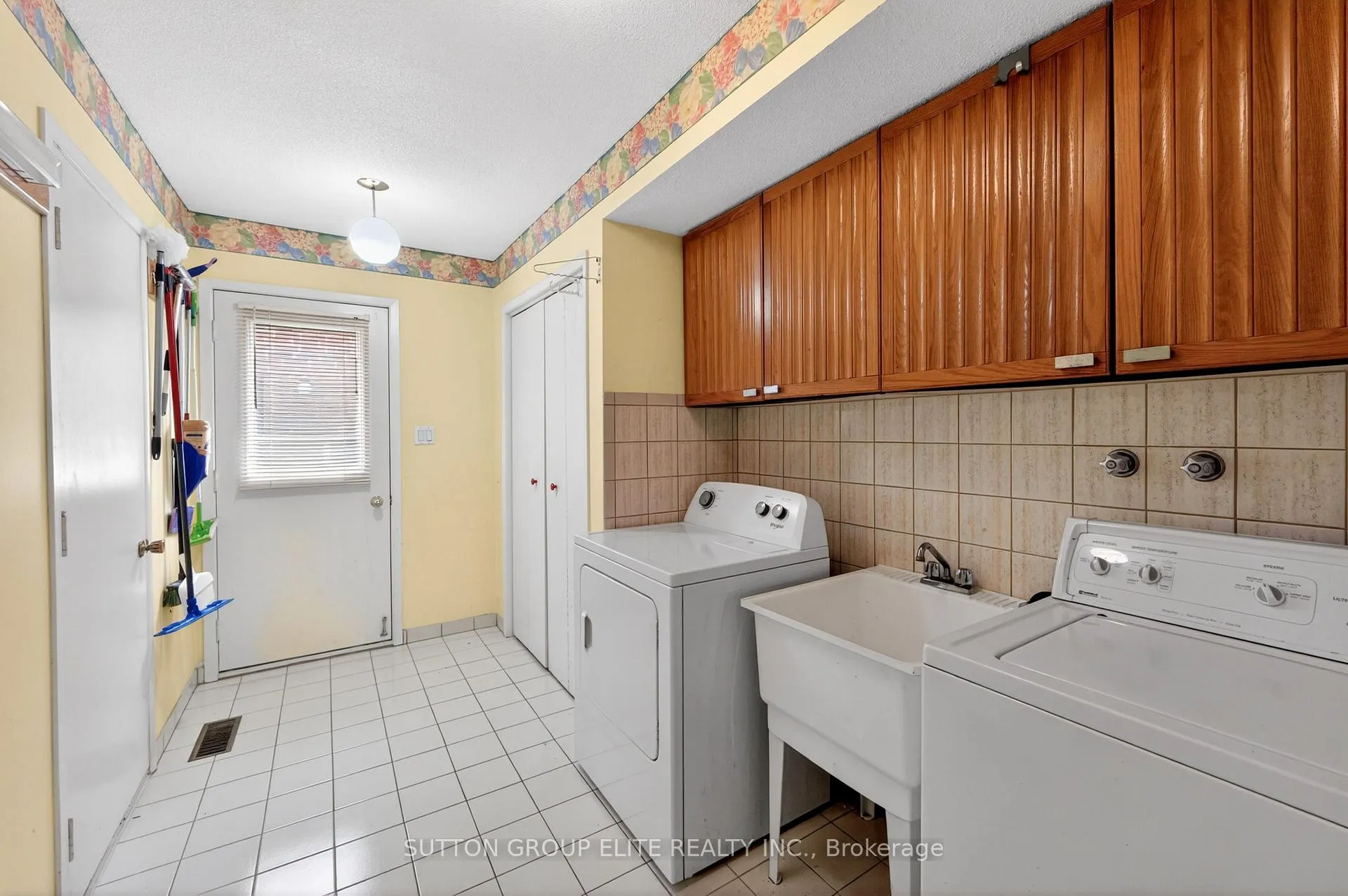 Photo 10 of 1986 Spruce Hill Road, Pickering, Dunbarton — HOMEH