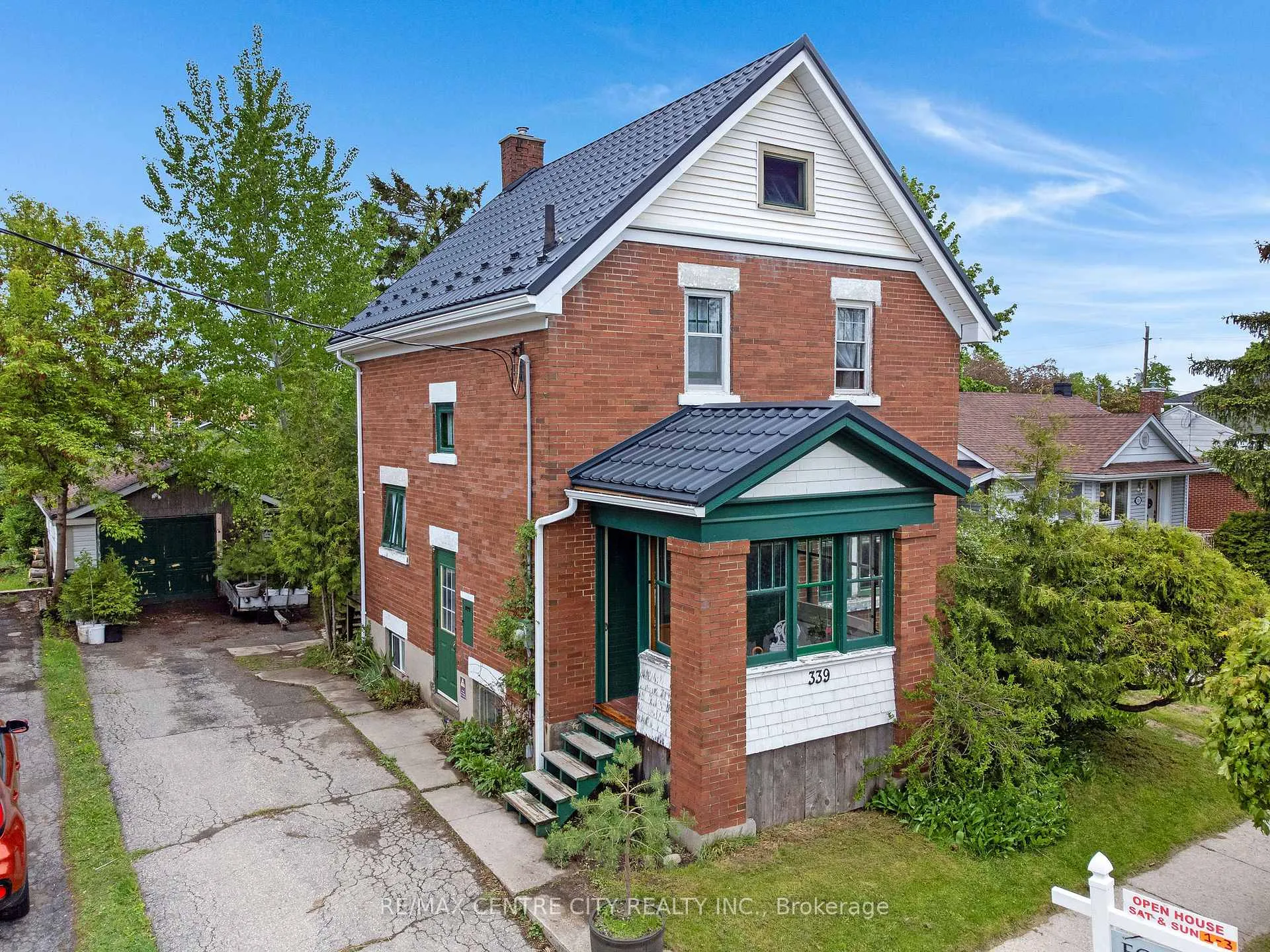 Photo 2 of 339 Greenfield Avenue, Kitchener — HOMEH