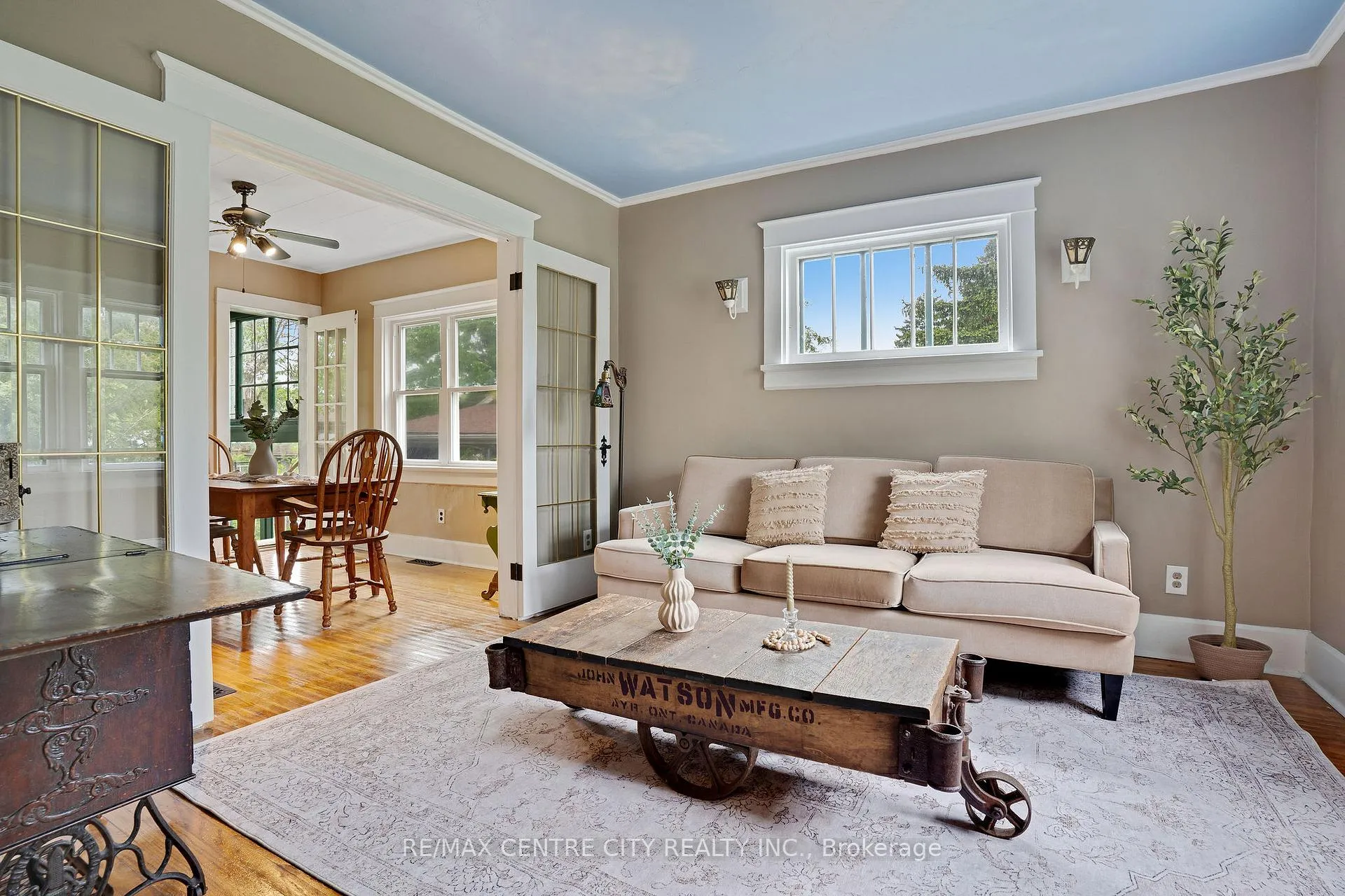 Photo 4 of 339 Greenfield Avenue, Kitchener — HOMEH