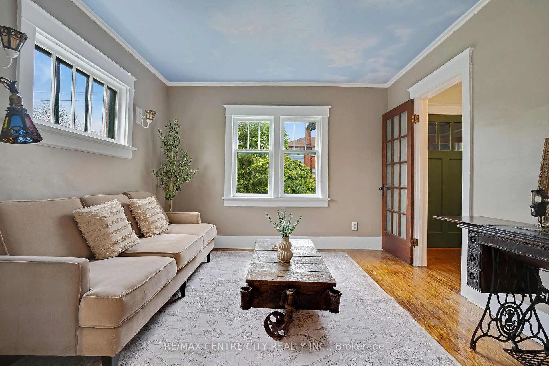 Photo 6 of 339 Greenfield Avenue, Kitchener — HOMEH