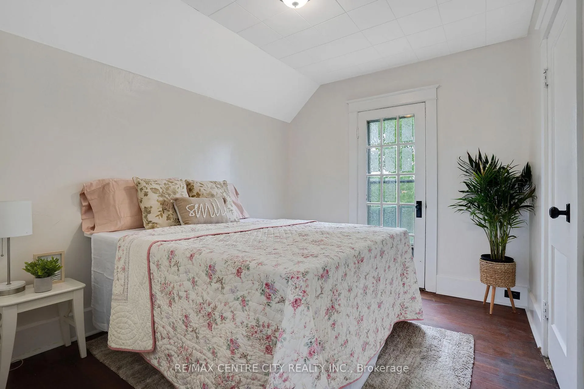 Photo 19 of 339 Greenfield Avenue, Kitchener — HOMEH