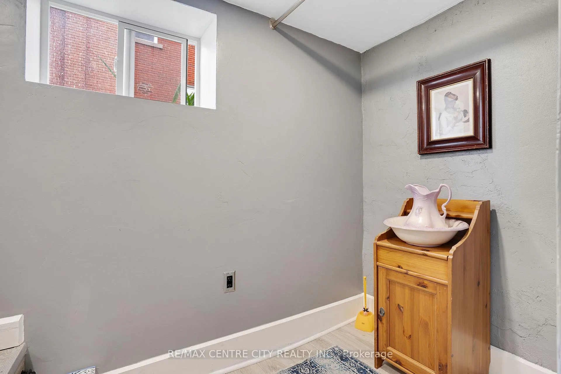 Photo 31 of 339 Greenfield Avenue, Kitchener — HOMEH
