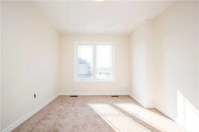 Photo 3 of 63 Batteaux Street, Barrie, Ardagh — HOMEH