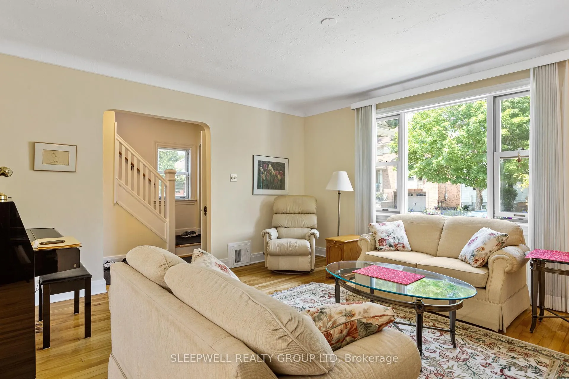 Photo 5 of 30 Belgrave Road, Ottawa, Ottawa East — HOMEH