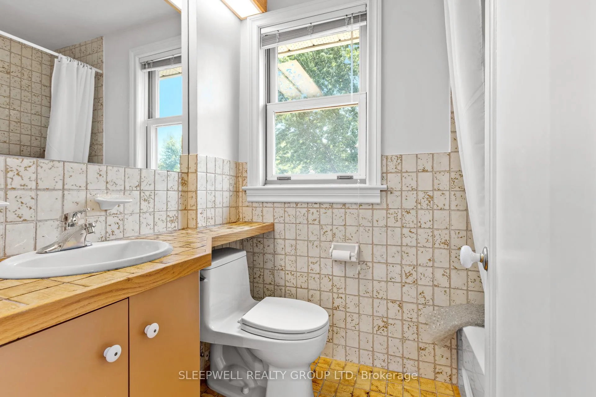 Photo 15 of 30 Belgrave Road, Ottawa, Ottawa East — HOMEH