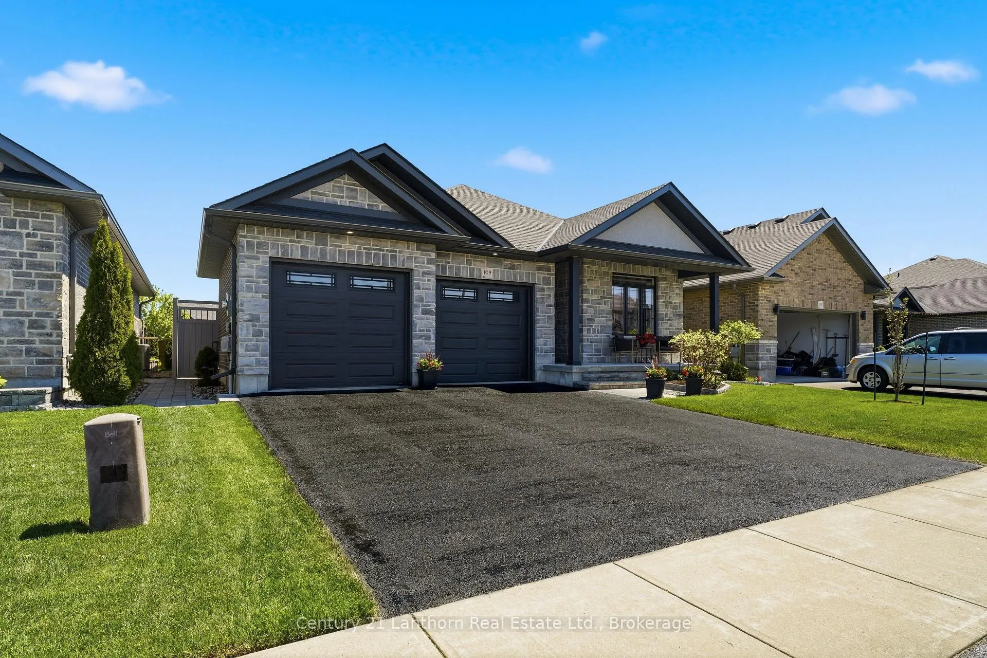 Photo 2 of 109 Hampton Ridge Drive, Belleville, Thurlow Ward — HOMEH