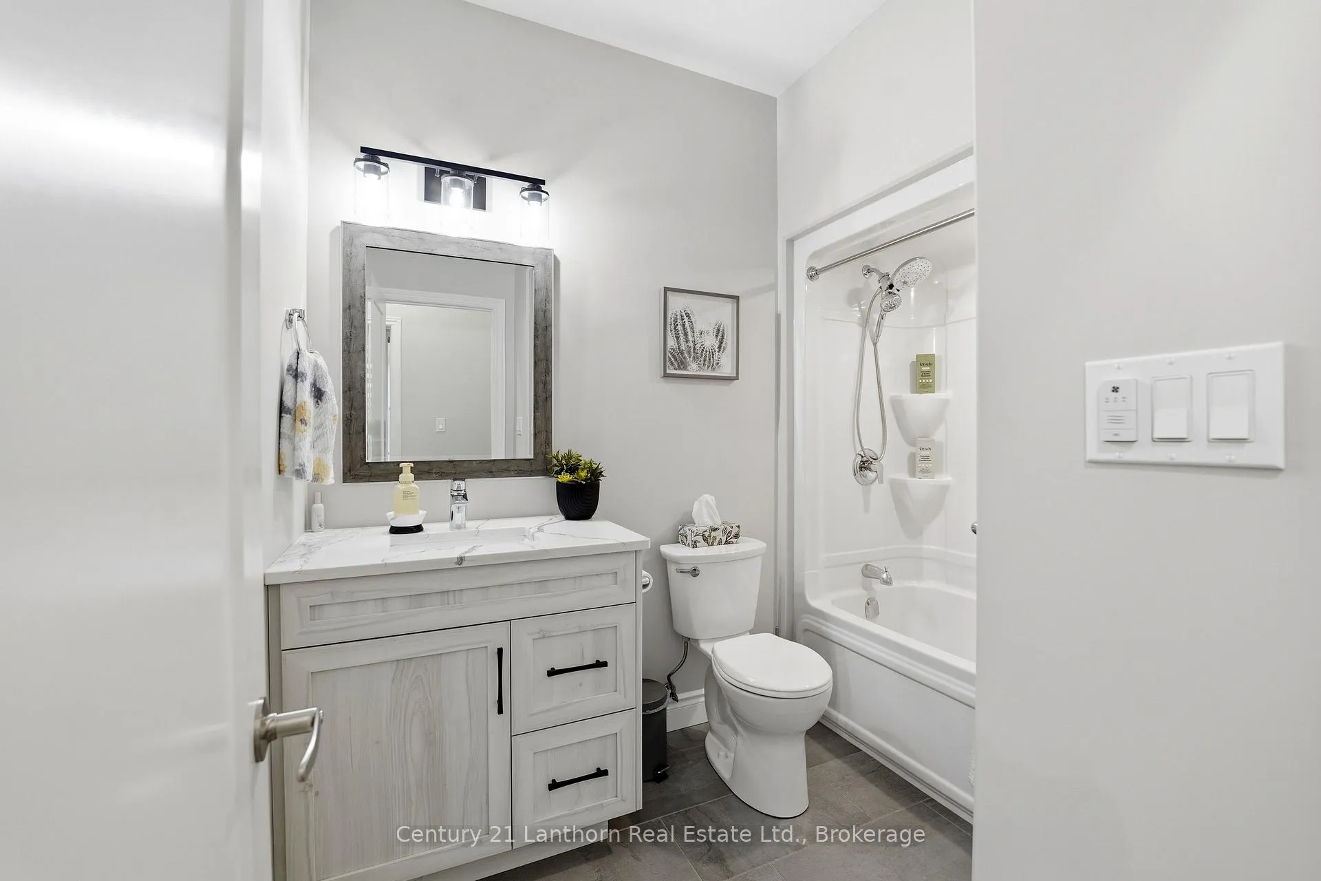 Photo 9 of 109 Hampton Ridge Drive, Belleville, Thurlow Ward — HOMEH
