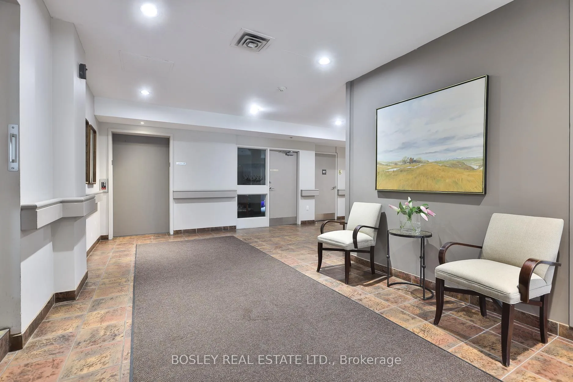 Photo 3 of Unit 203, 1387 Bayview Avenue, Toronto, Leaside — HOMEH