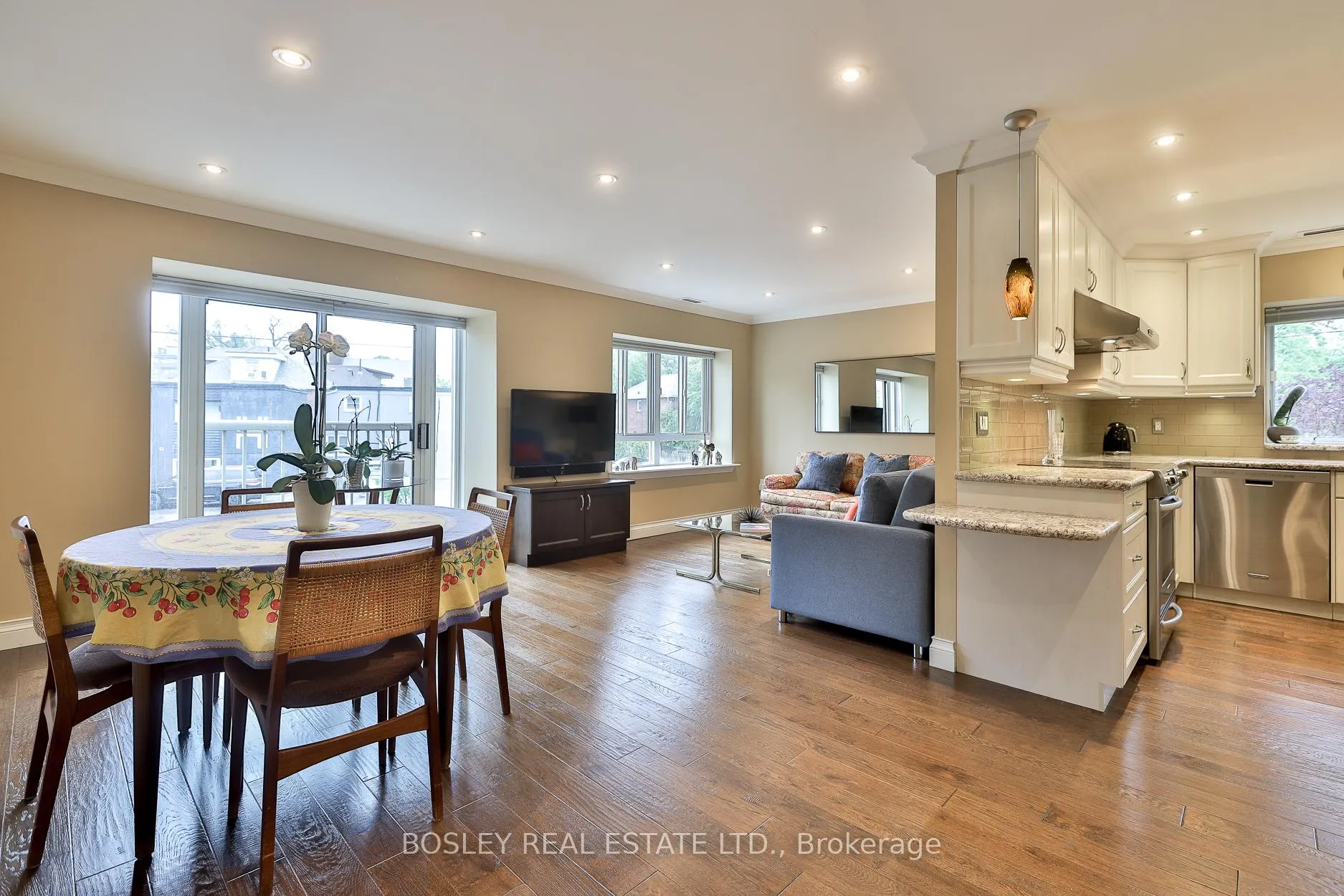 Photo 10 of Unit 203, 1387 Bayview Avenue, Toronto, Leaside — HOMEH