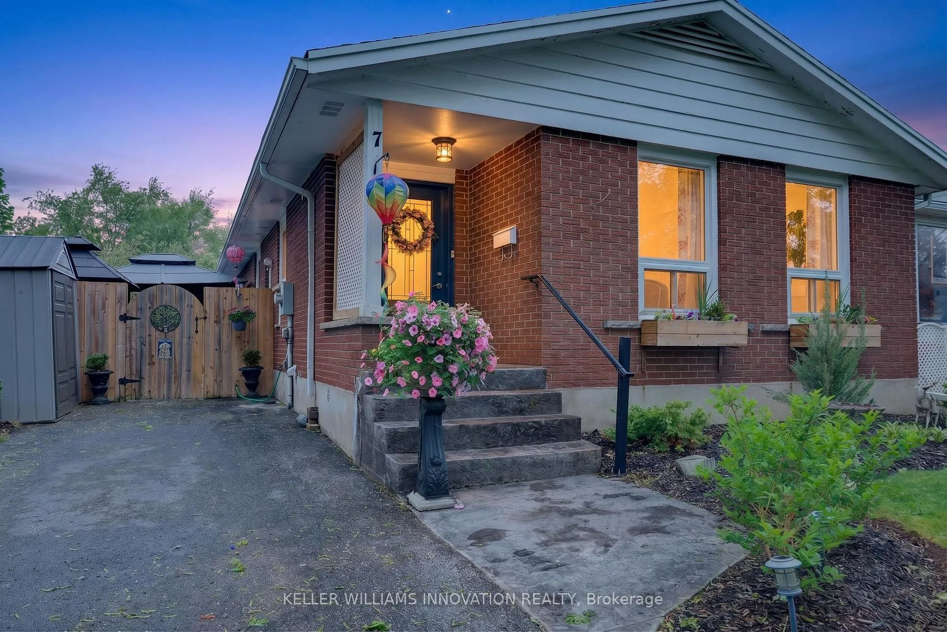 Photo 2 of 7 Windermere Court, Guelph, Riverside Park — HOMEH