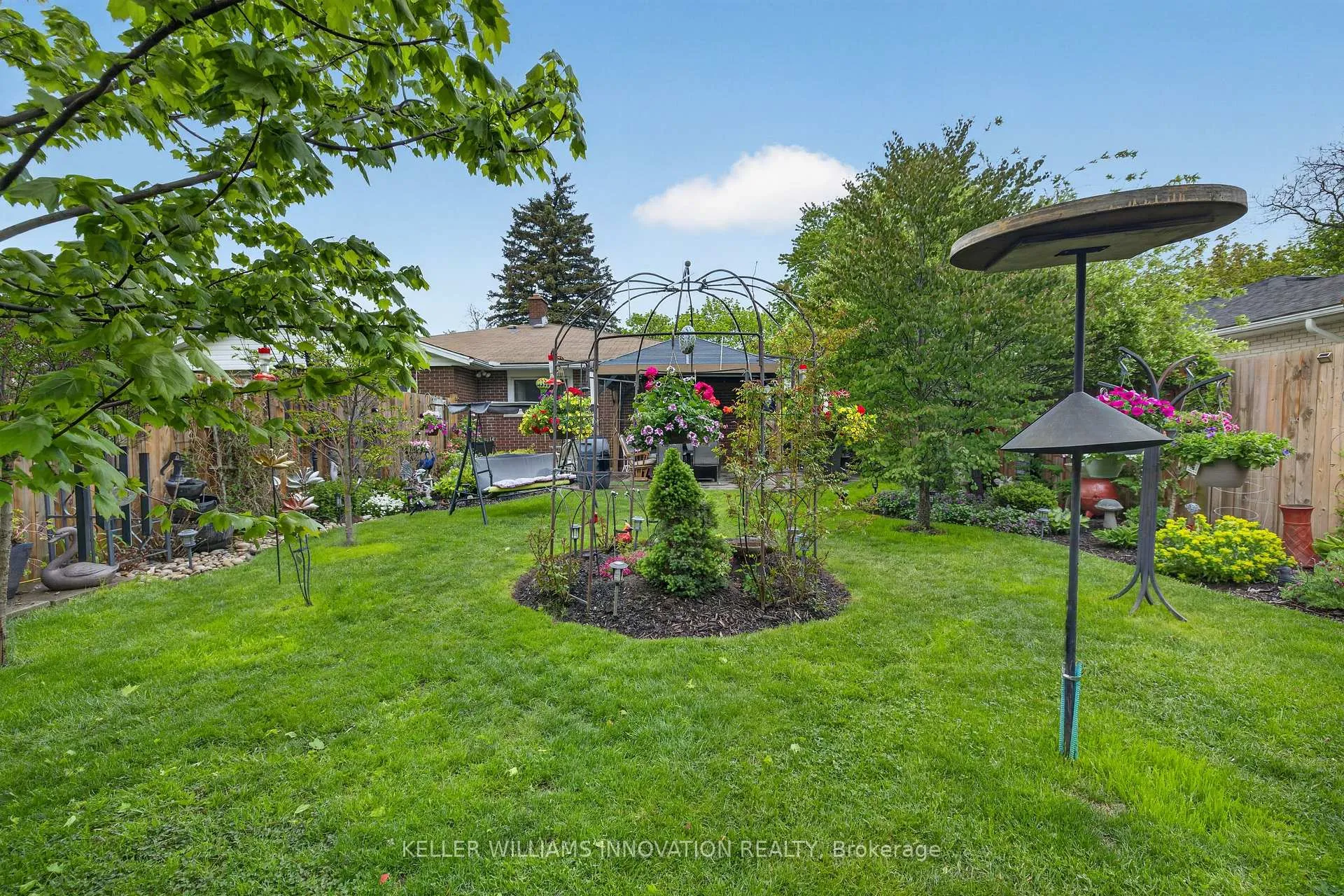 Photo 37 of 7 Windermere Court, Guelph, Riverside Park — HOMEH