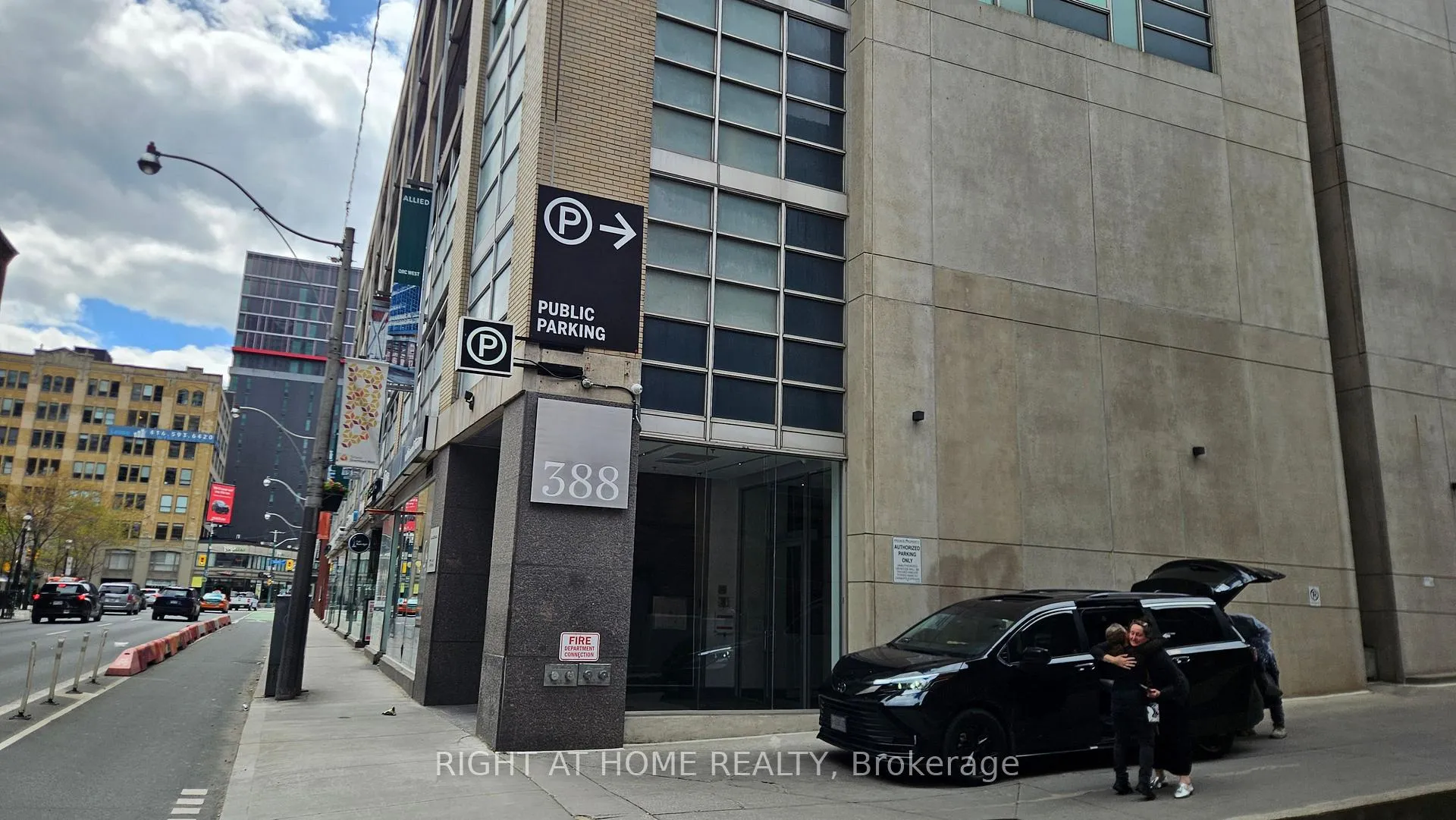 Photo 1 of Unit 910, 388 Richmond Avenue W, Toronto, Waterfront Communities — HOMEH