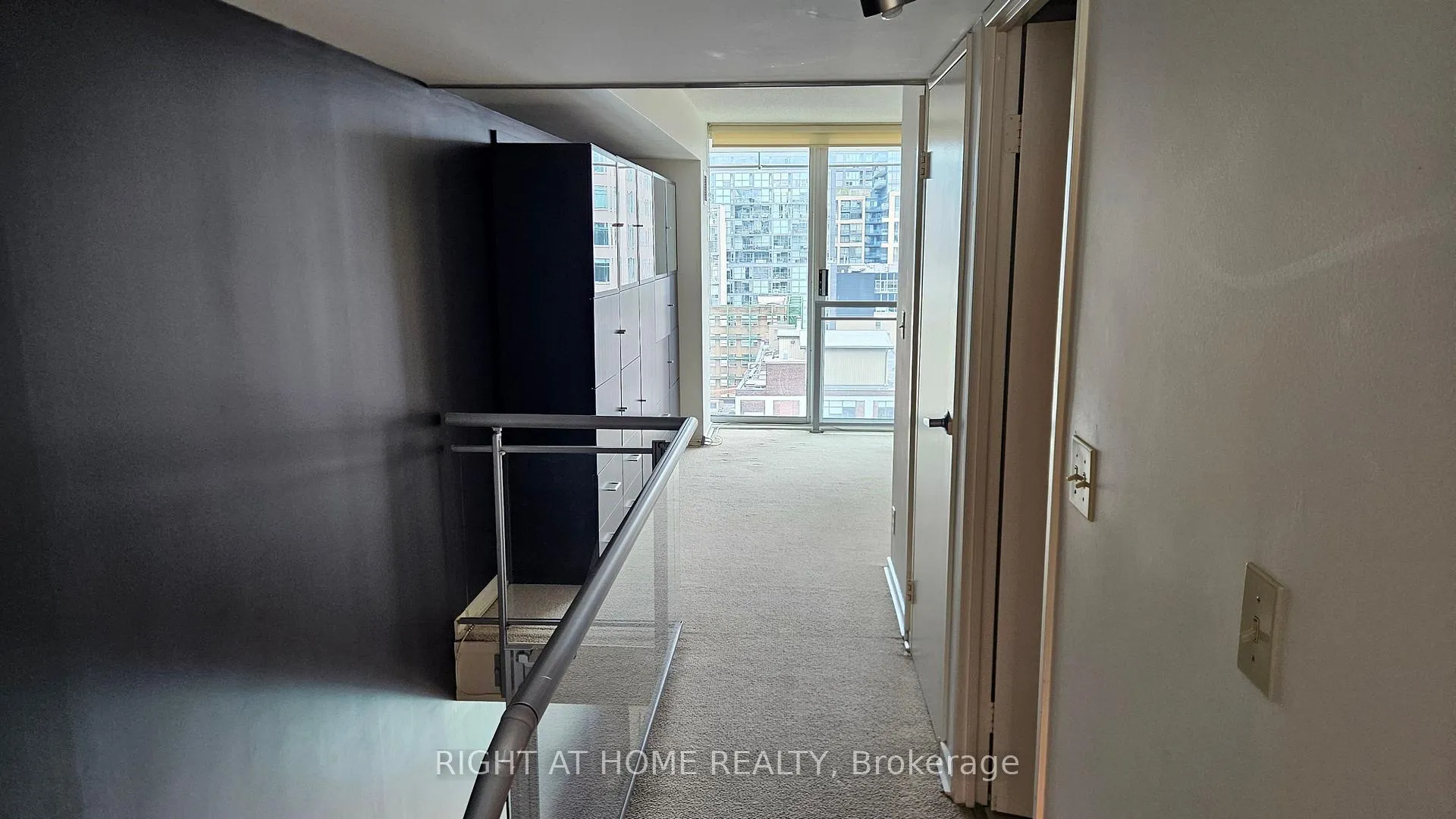 Photo 15 of Unit 910, 388 Richmond Avenue W, Toronto, Waterfront Communities — HOMEH
