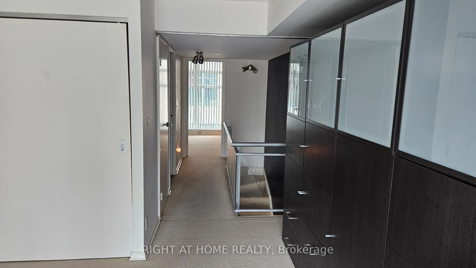 Photo 19 of Unit 910, 388 Richmond Avenue W, Toronto, Waterfront Communities — HOMEH