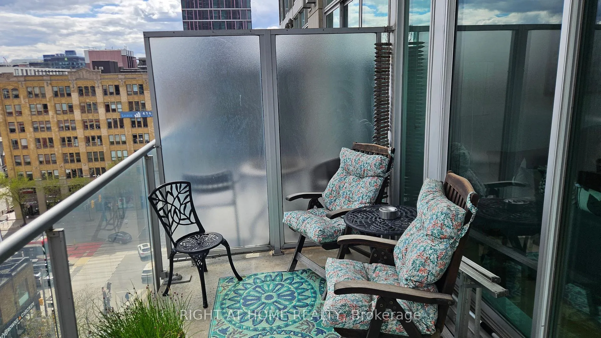 Photo 24 of Unit 910, 388 Richmond Avenue W, Toronto, Waterfront Communities — HOMEH