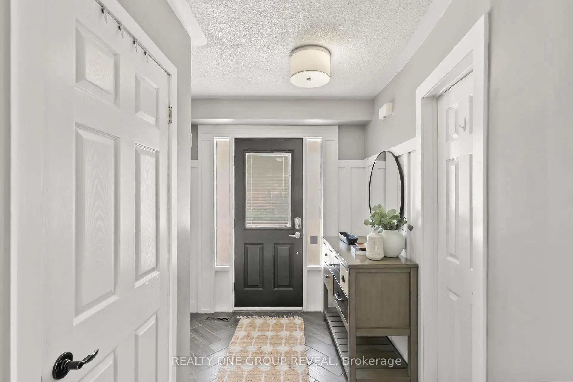 Photo 4 of 77 Wilkins Crescent, Clarington, Courtice — HOMEH
