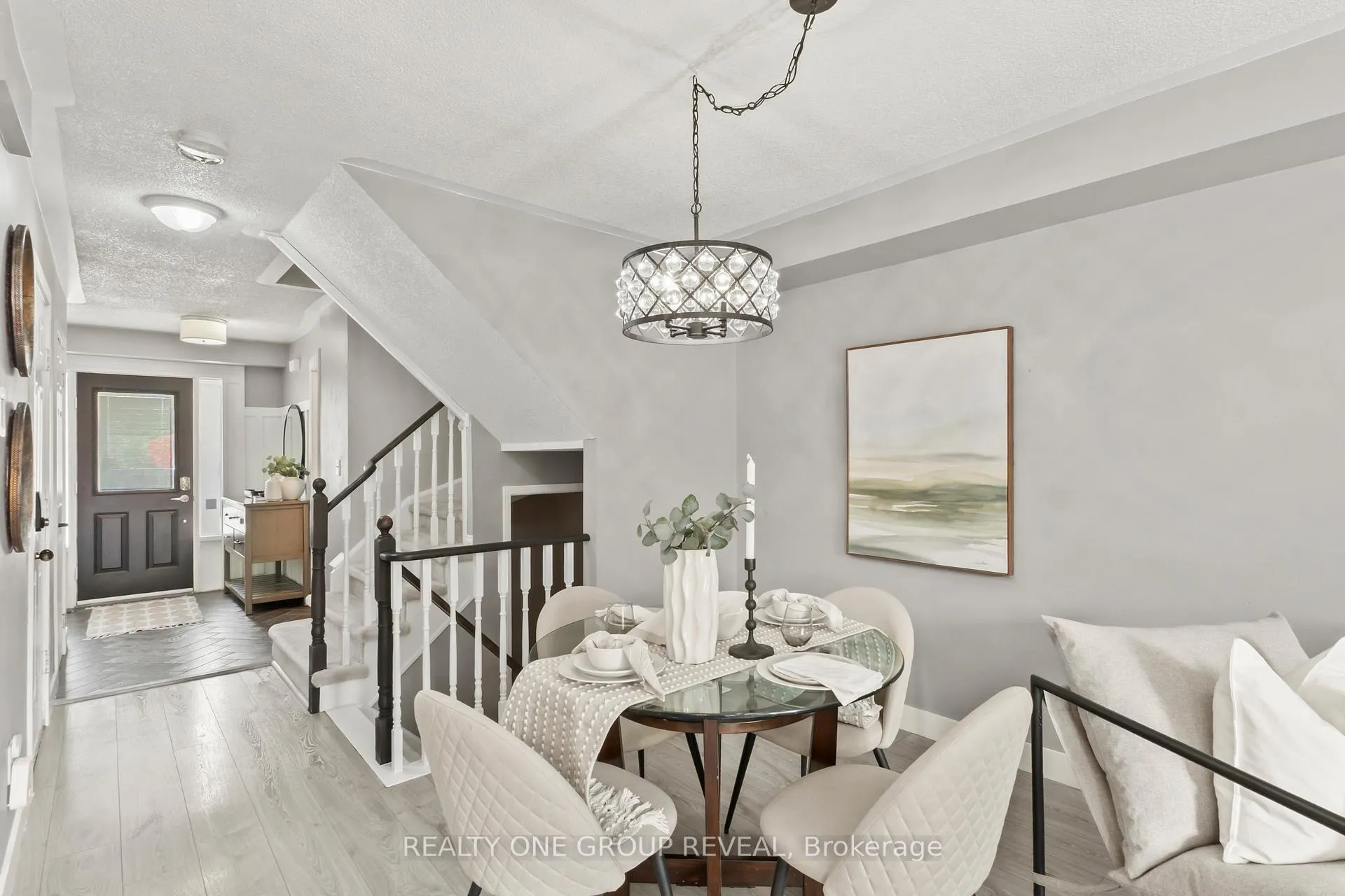 Photo 9 of 77 Wilkins Crescent, Clarington, Courtice — HOMEH