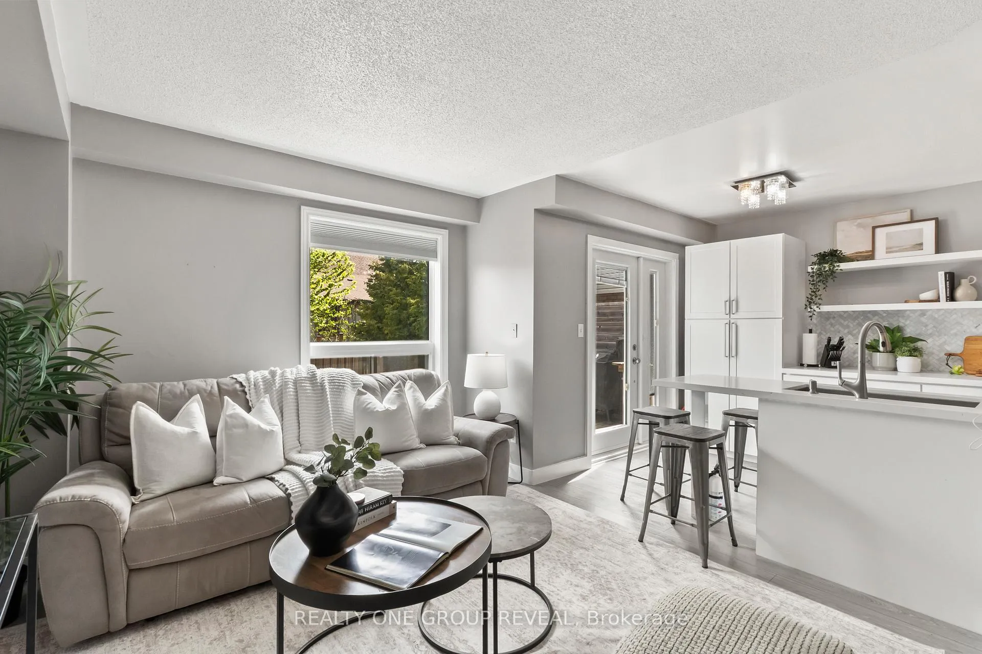 Photo 11 of 77 Wilkins Crescent, Clarington, Courtice — HOMEH