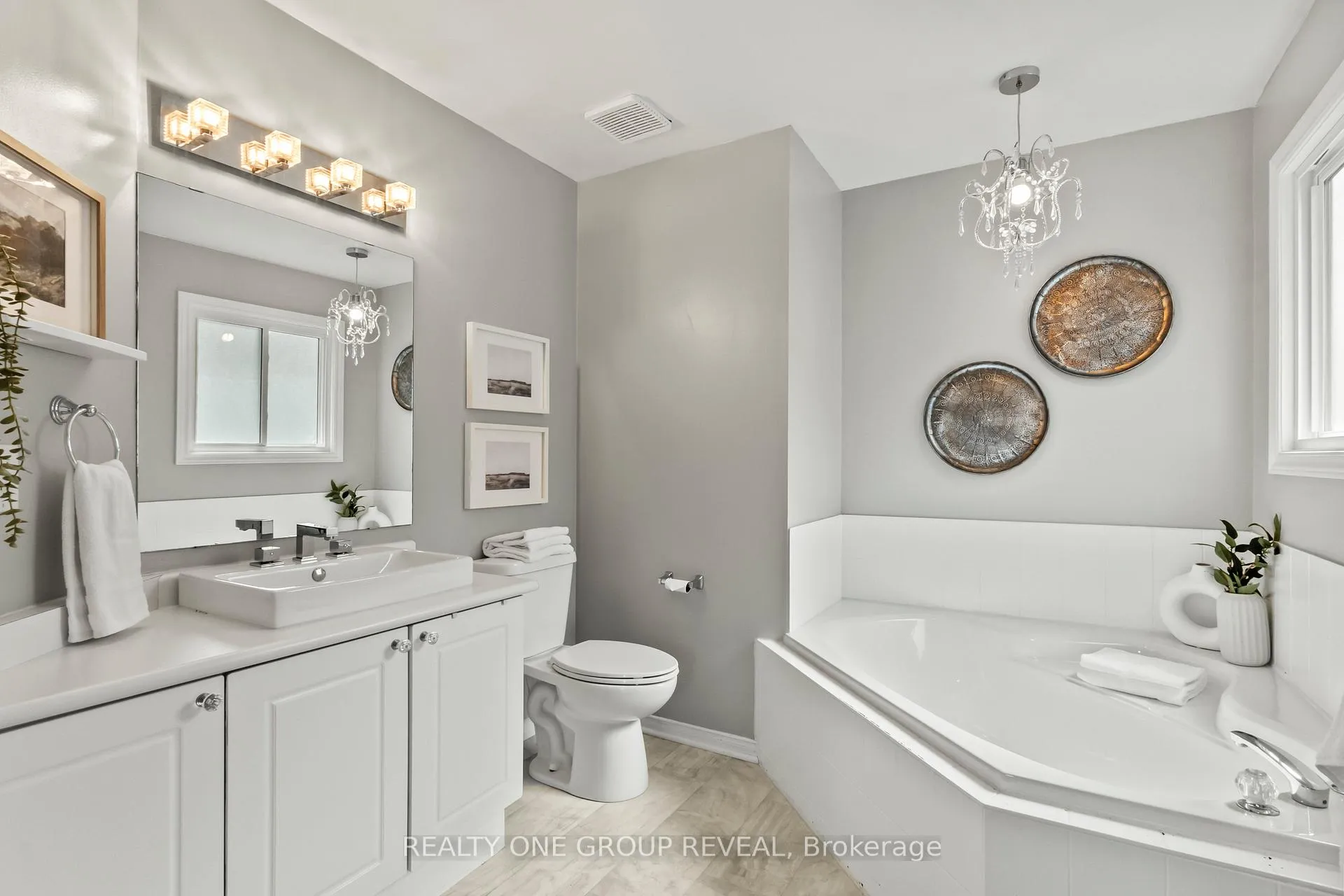 Photo 22 of 77 Wilkins Crescent, Clarington, Courtice — HOMEH