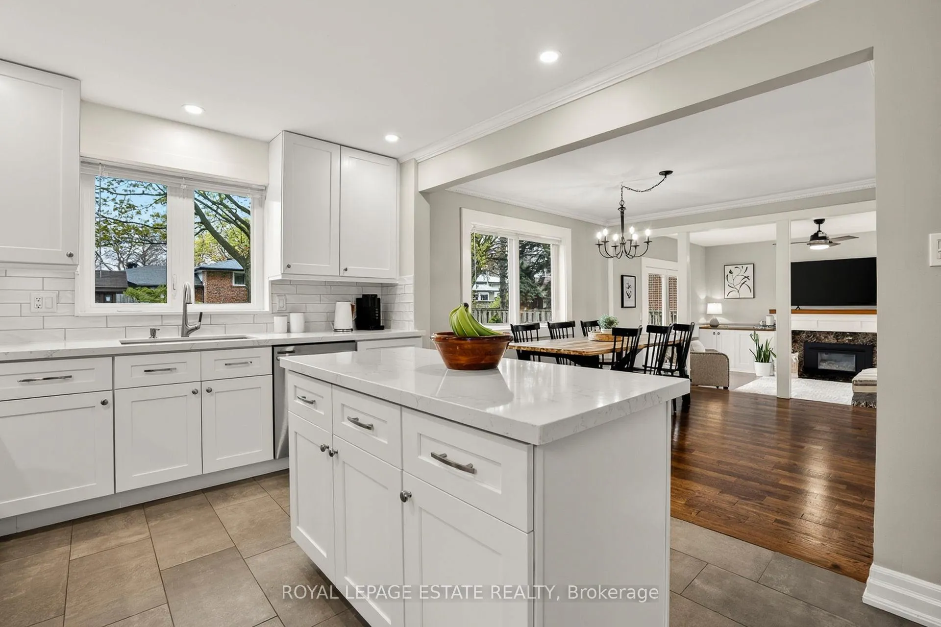 Photo 13 of 16 Elkwood Drive, Scarborough, Centennial Scarborough — HOMEH