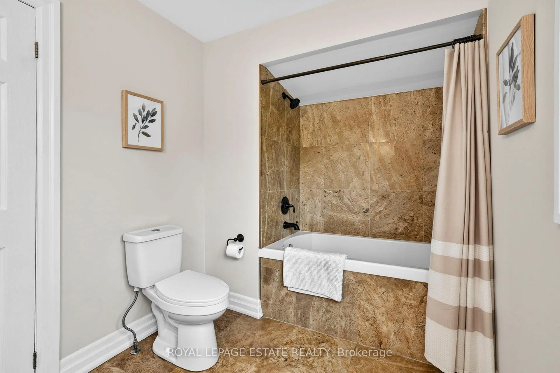 Photo 32 of 16 Elkwood Drive, Scarborough, Centennial Scarborough — HOMEH