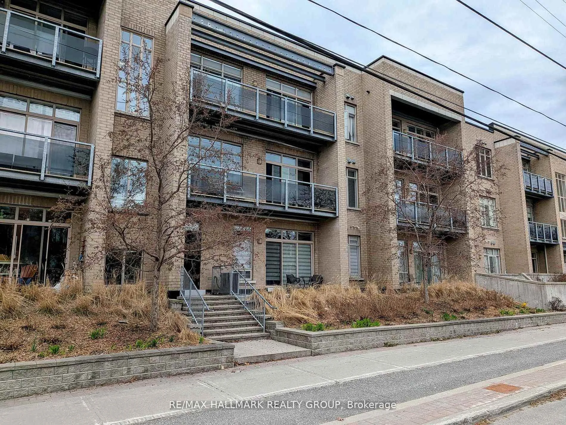 Front of Unit 210, 682 Churchill Avenue N