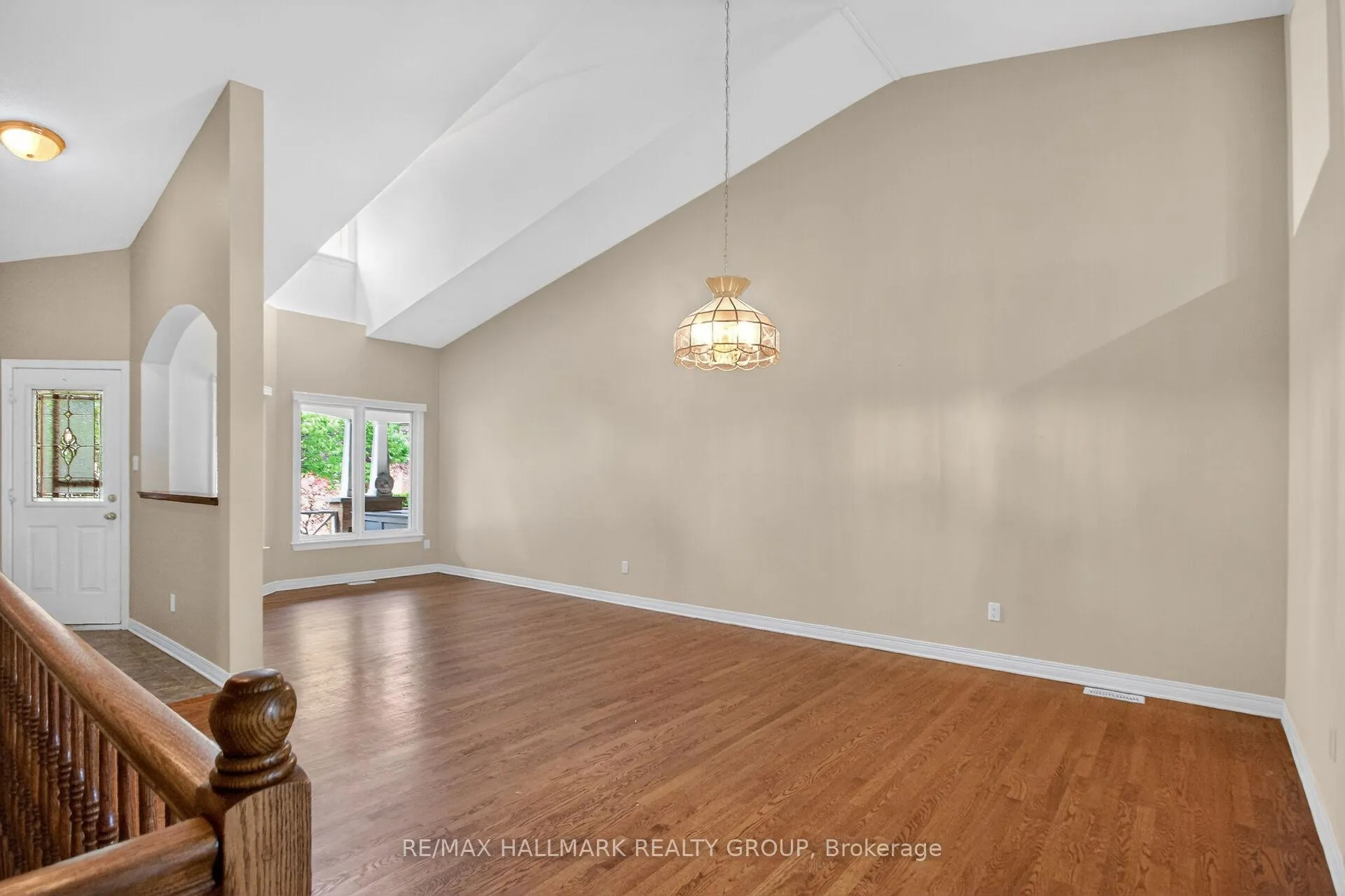 Photo 5 of 4 Peregrine Crescent, Ottawa, Kanata - Bridlewood — HOMEH