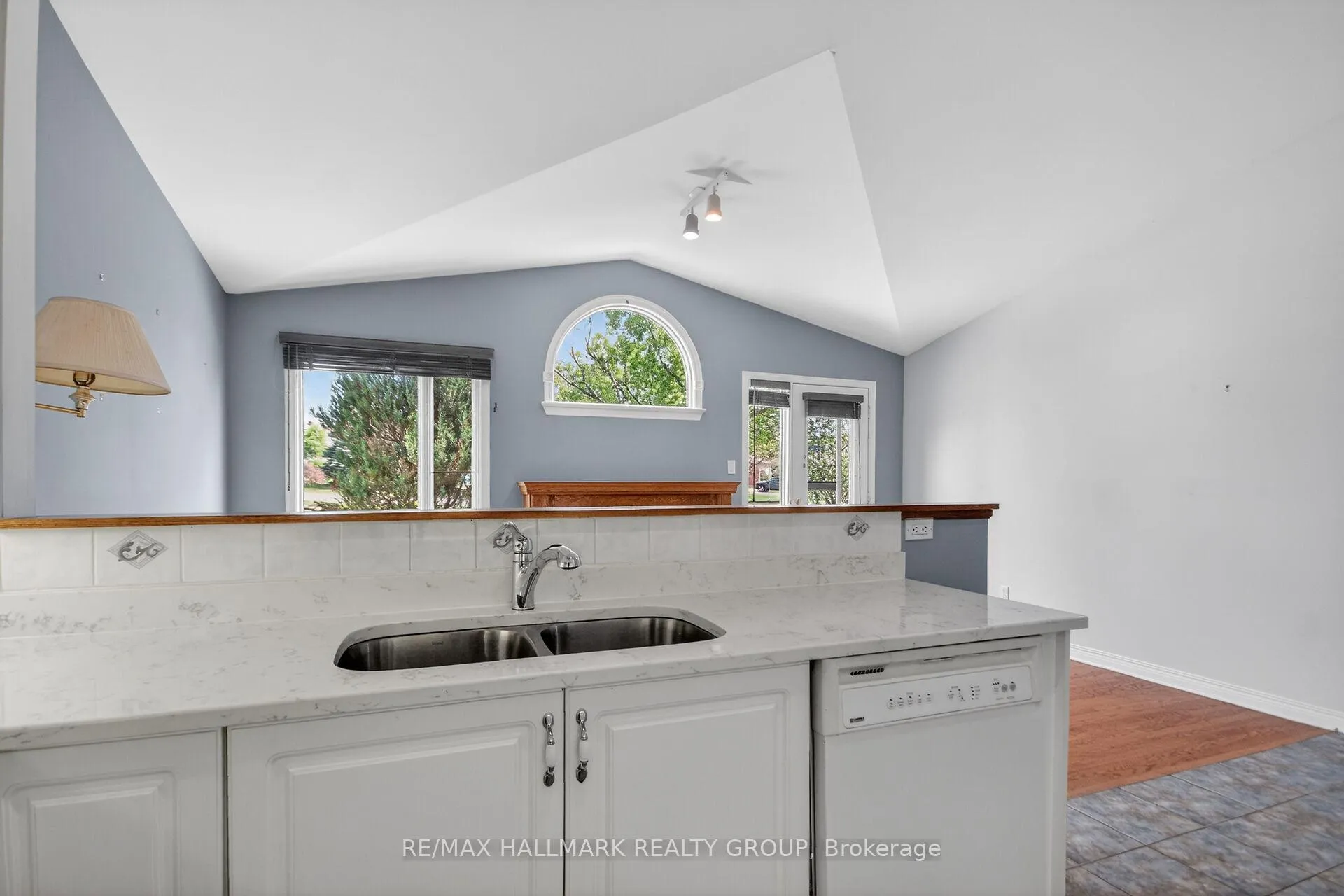Photo 8 of 4 Peregrine Crescent, Ottawa, Kanata - Bridlewood — HOMEH