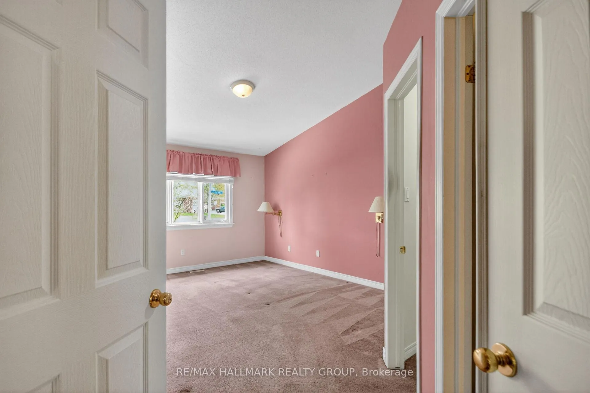 Photo 12 of 4 Peregrine Crescent, Ottawa, Kanata - Bridlewood — HOMEH