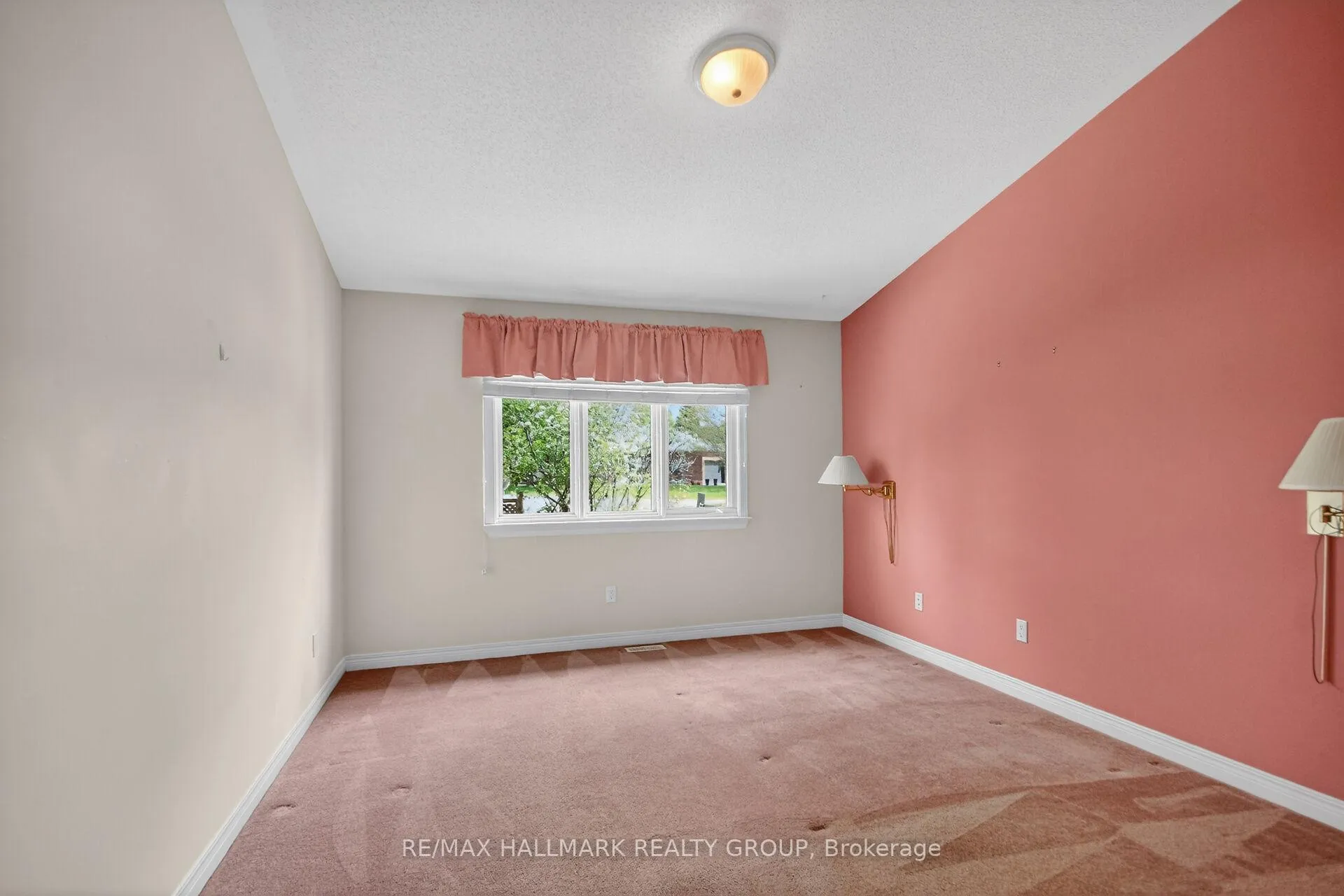 Photo 13 of 4 Peregrine Crescent, Ottawa, Kanata - Bridlewood — HOMEH