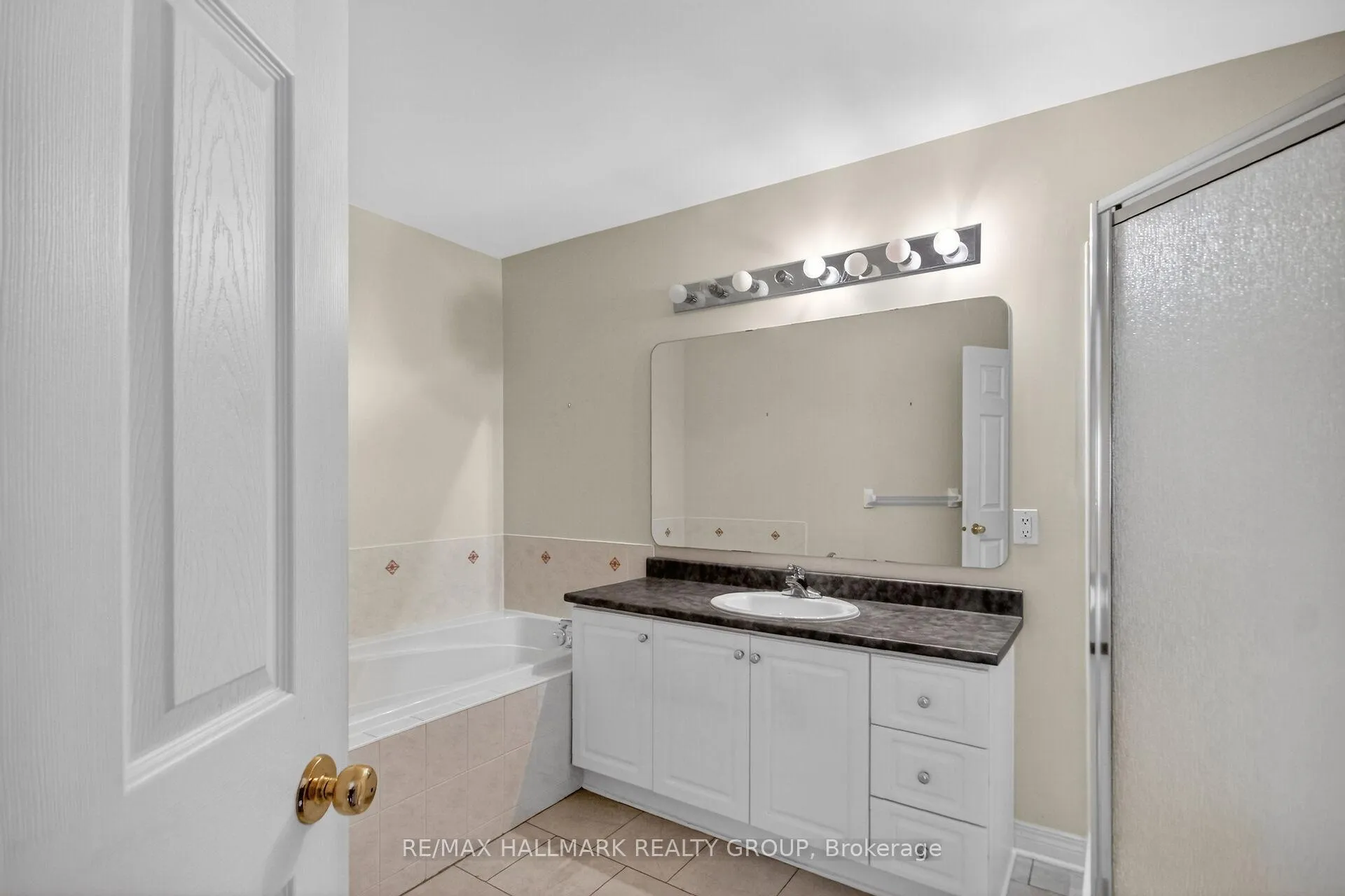 Photo 15 of 4 Peregrine Crescent, Ottawa, Kanata - Bridlewood — HOMEH