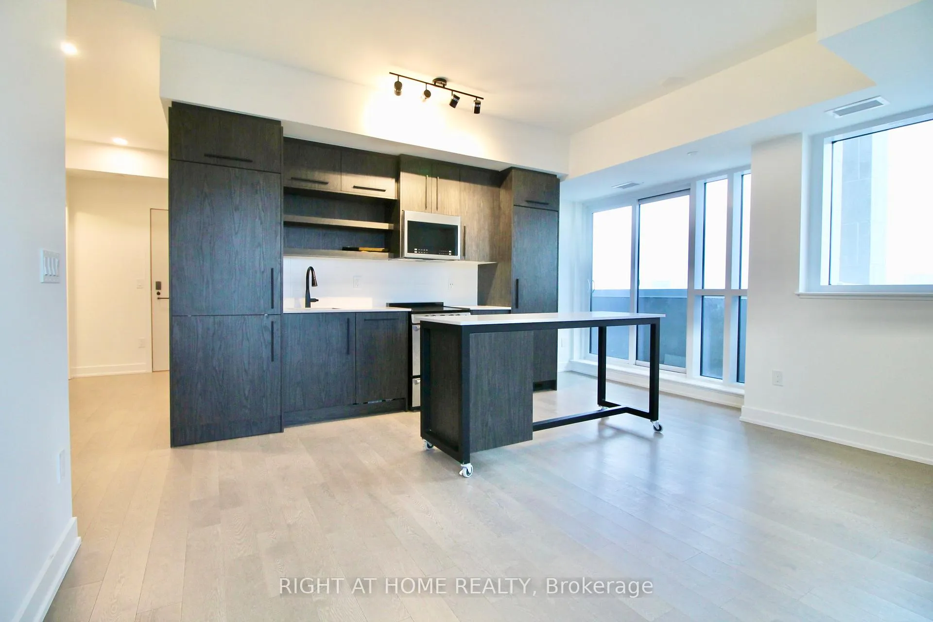 Photo 5 of Unit 1006, 560 Rideau Street, Ottawa, Sandy Hill — HOMEH