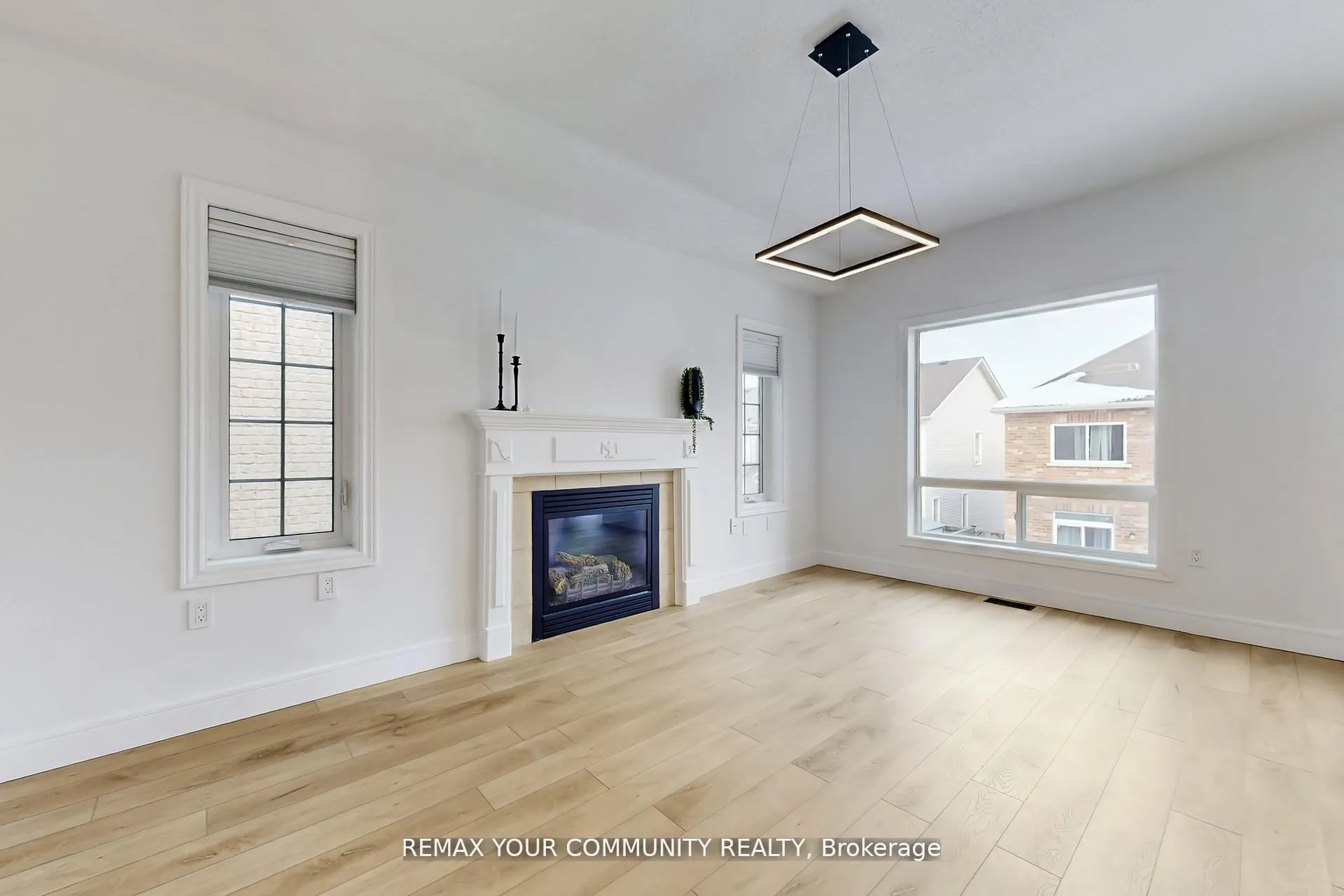 Photo 3 of Unit Upper Level & Main Level, 25 Bache Avenue, Georgina, Keswick South — HOMEH
