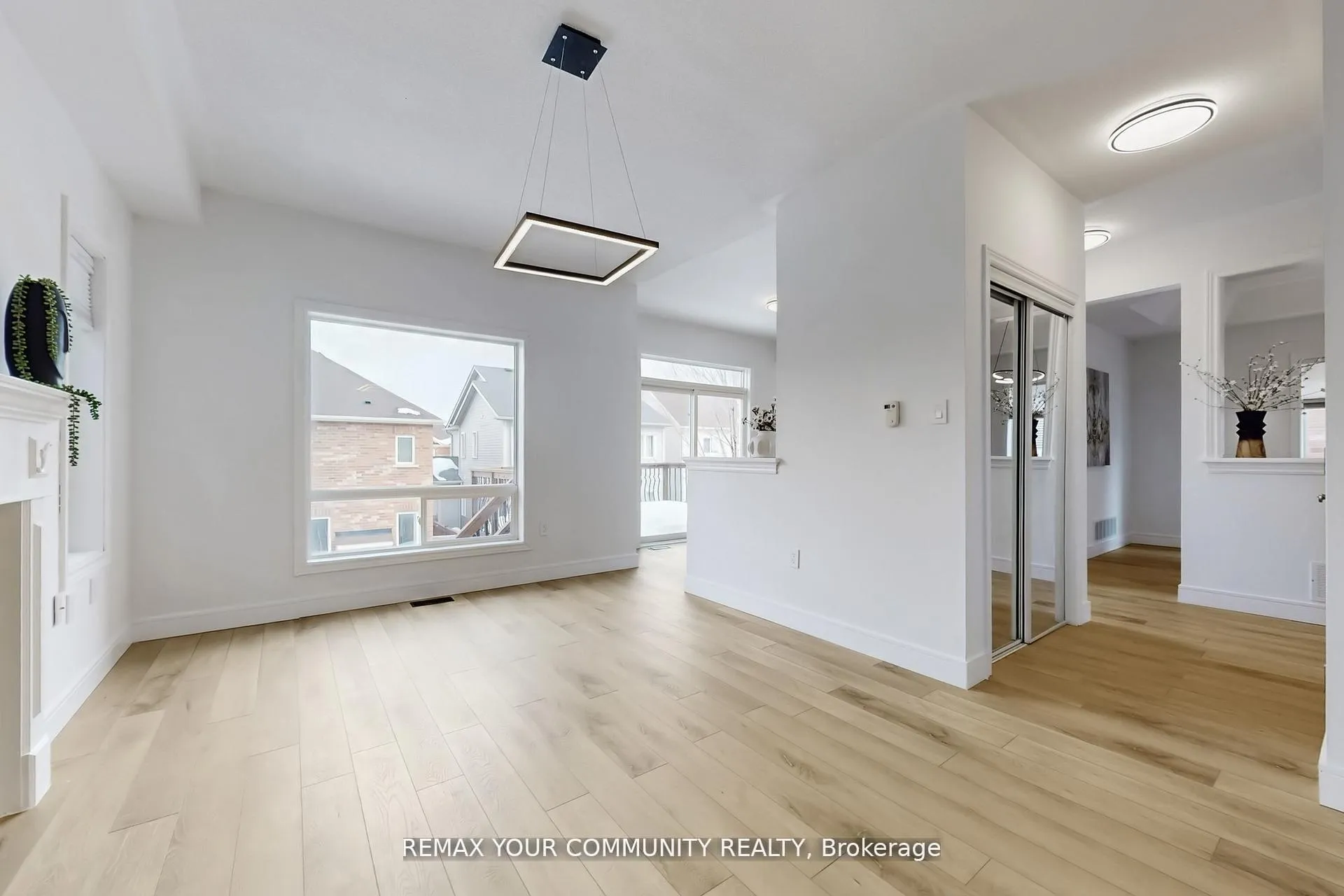 Photo 4 of Unit Upper Level & Main Level, 25 Bache Avenue, Georgina, Keswick South — HOMEH
