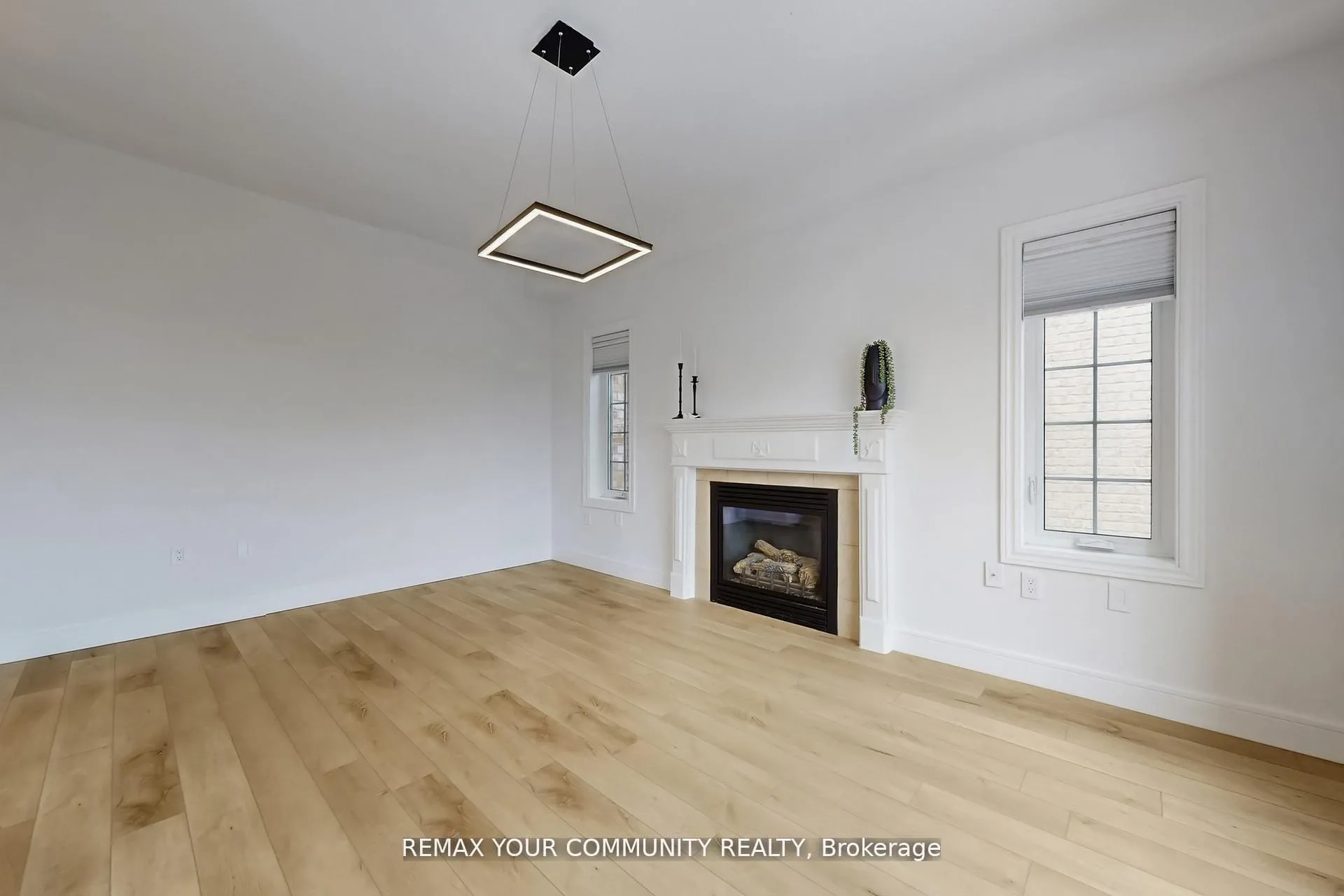Photo 5 of Unit Upper Level & Main Level, 25 Bache Avenue, Georgina, Keswick South — HOMEH
