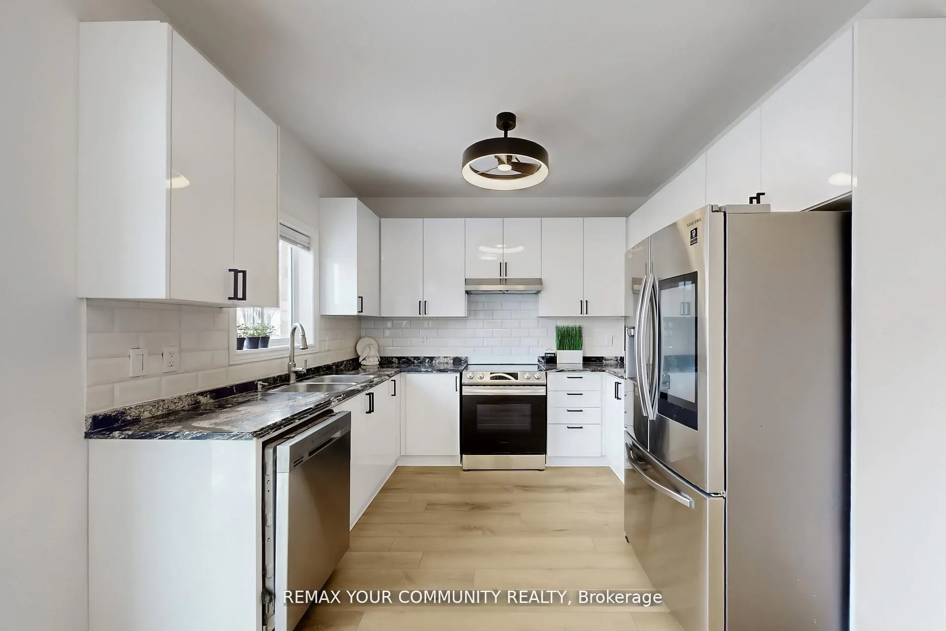 Photo 9 of Unit Upper Level & Main Level, 25 Bache Avenue, Georgina, Keswick South — HOMEH