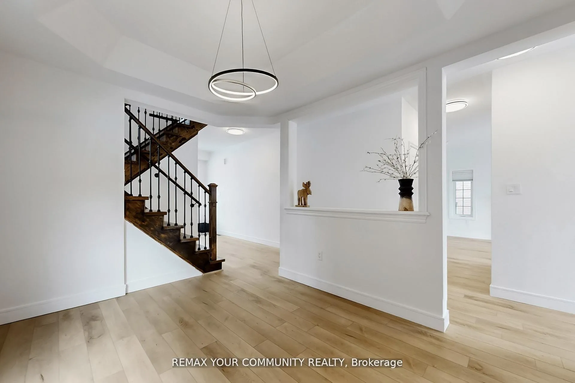 Photo 11 of Unit Upper Level & Main Level, 25 Bache Avenue, Georgina, Keswick South — HOMEH