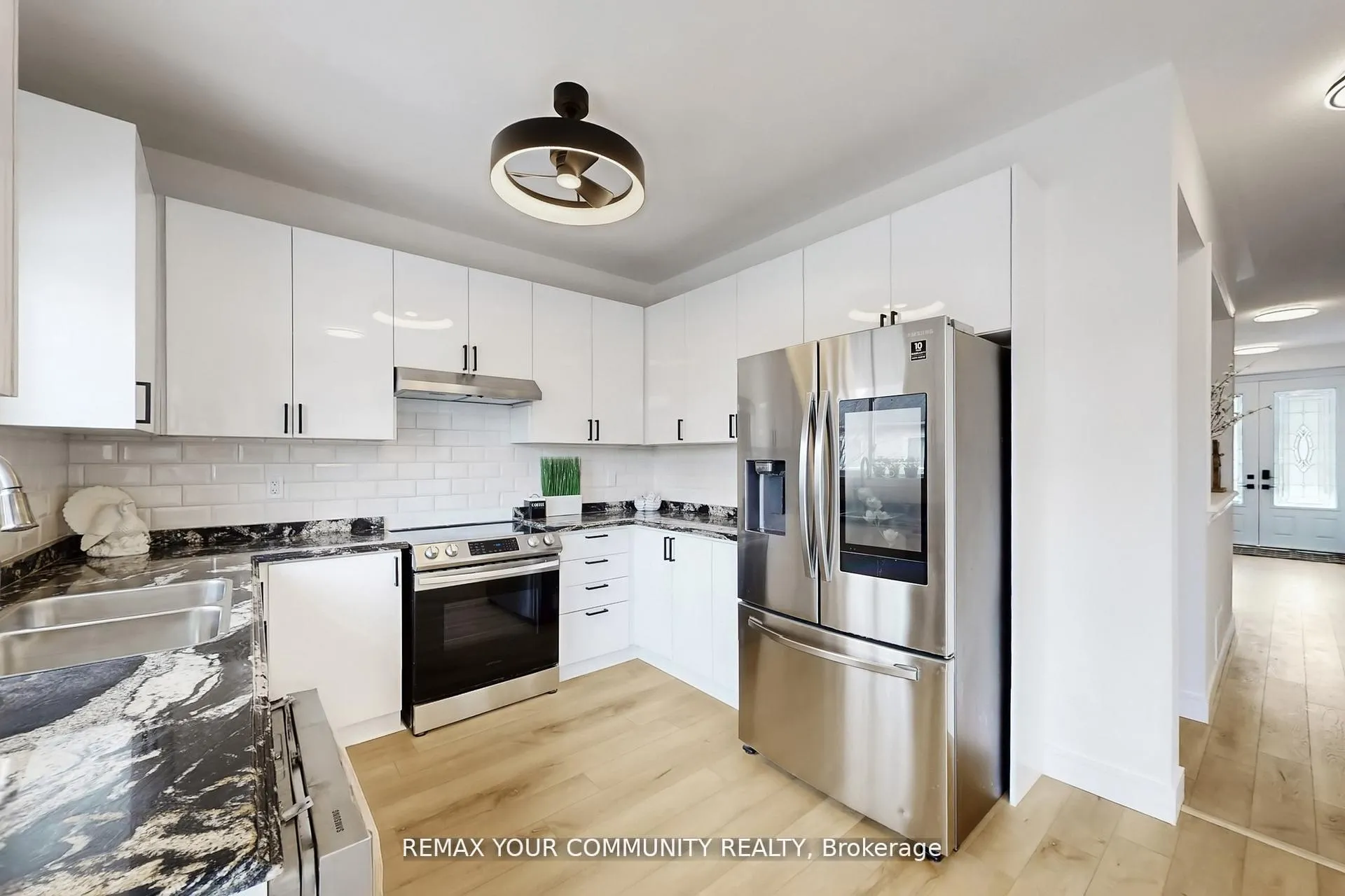 Photo 13 of Unit Upper Level & Main Level, 25 Bache Avenue, Georgina, Keswick South — HOMEH